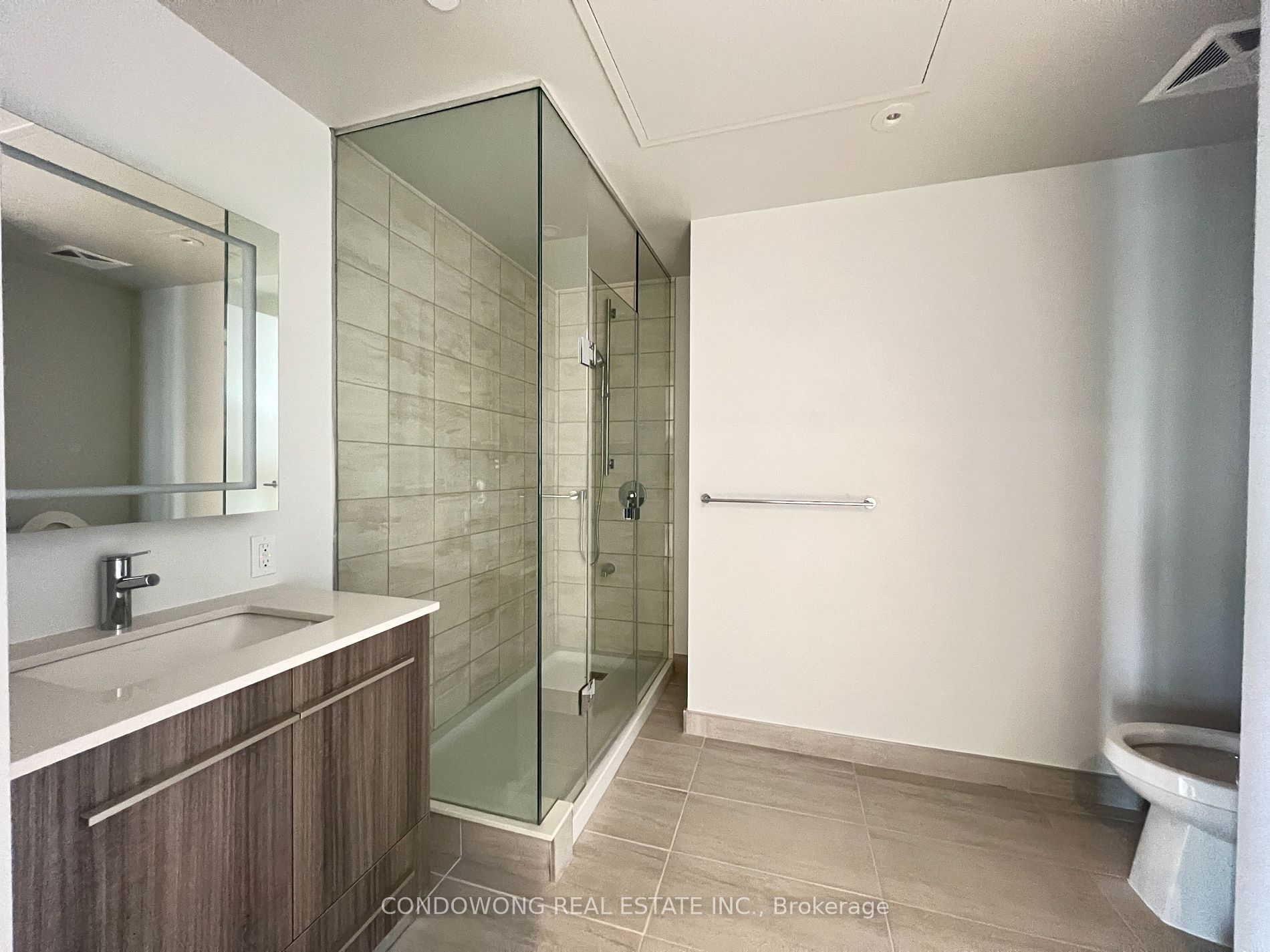 8 Cumberland Street, #3707