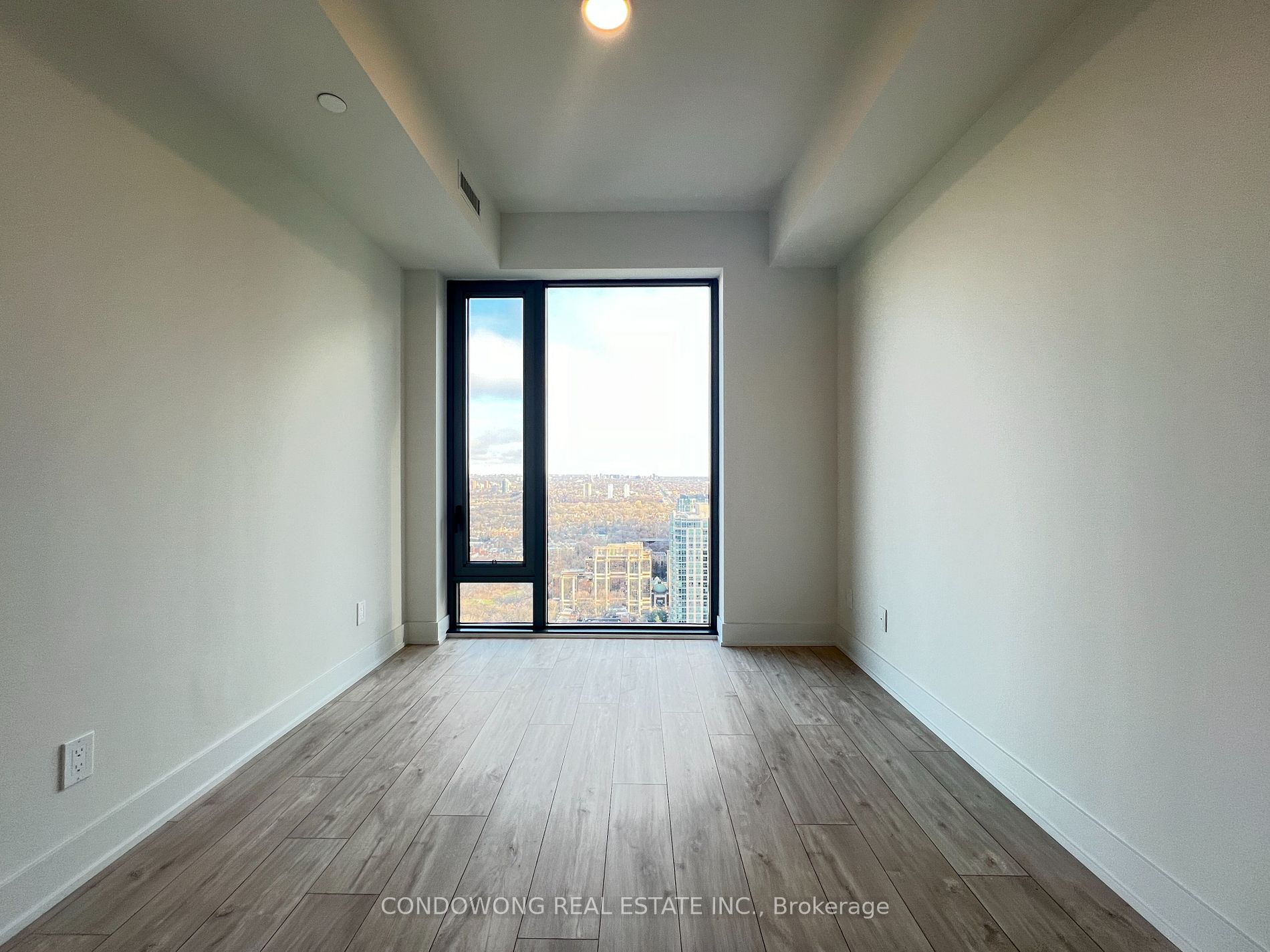 8 Cumberland Street, #3707