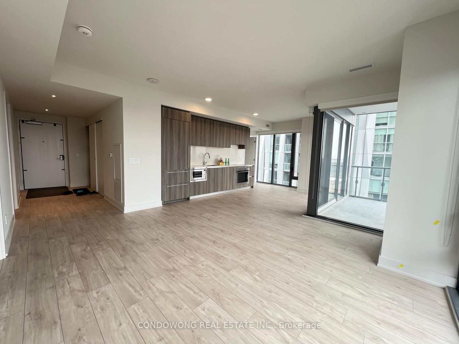 8 Cumberland Street, #3707