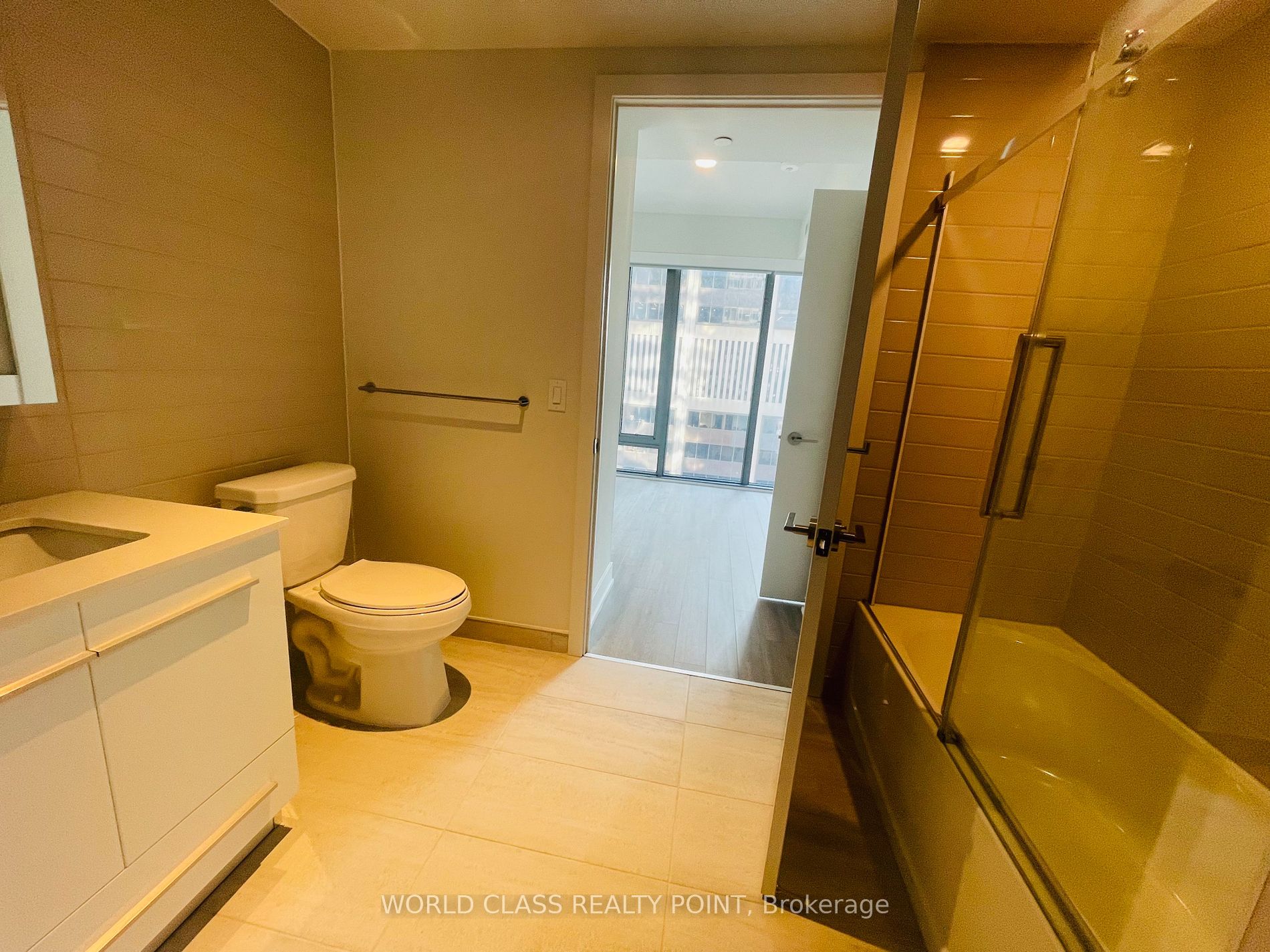 8 Cumberland Street #2404