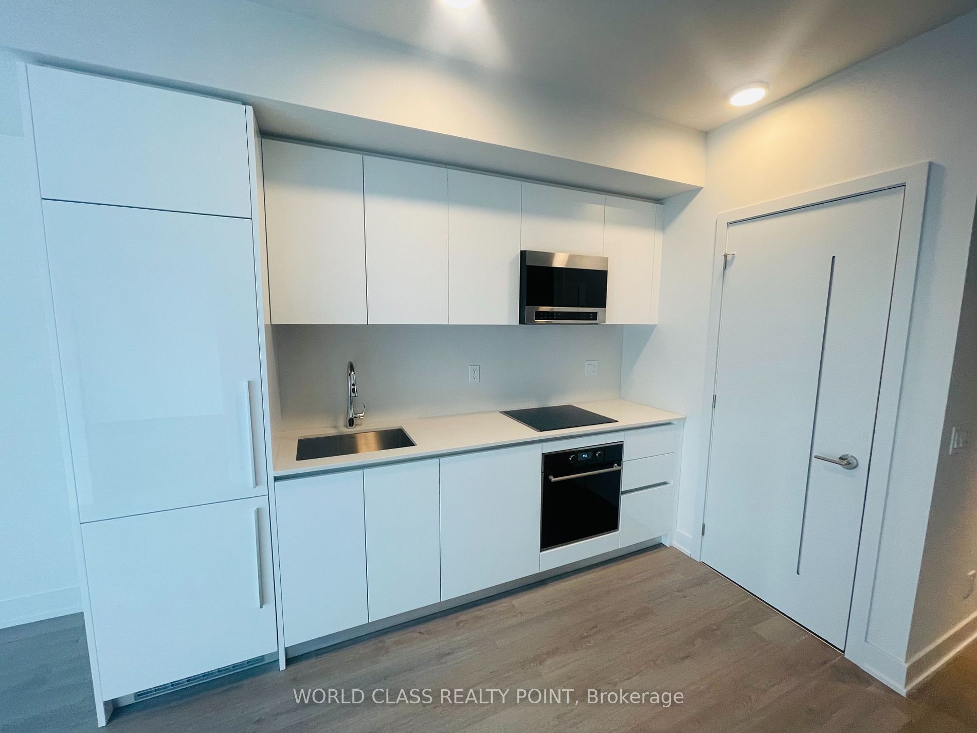 8 Cumberland Street #2404