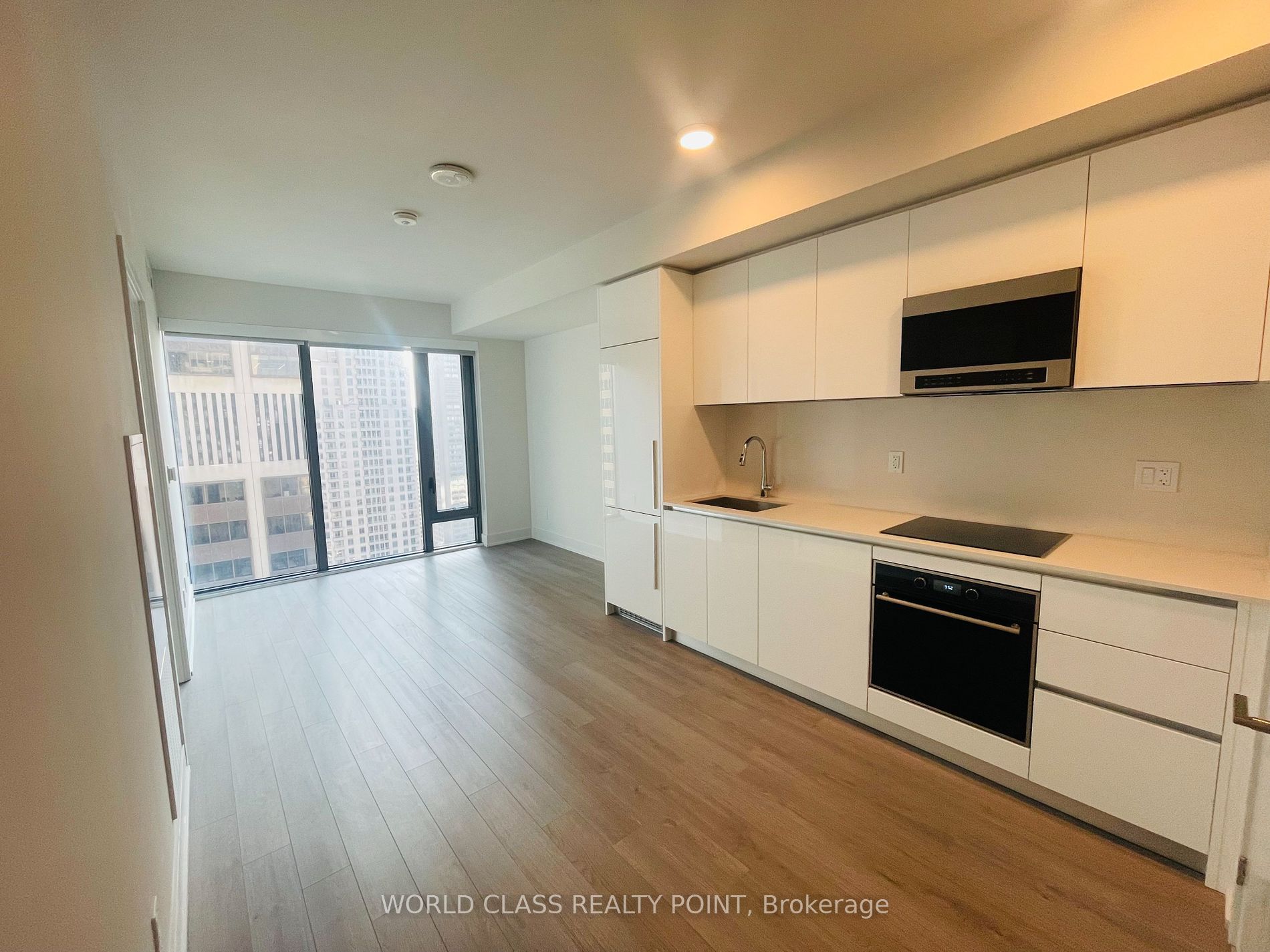 8 Cumberland Street #2404