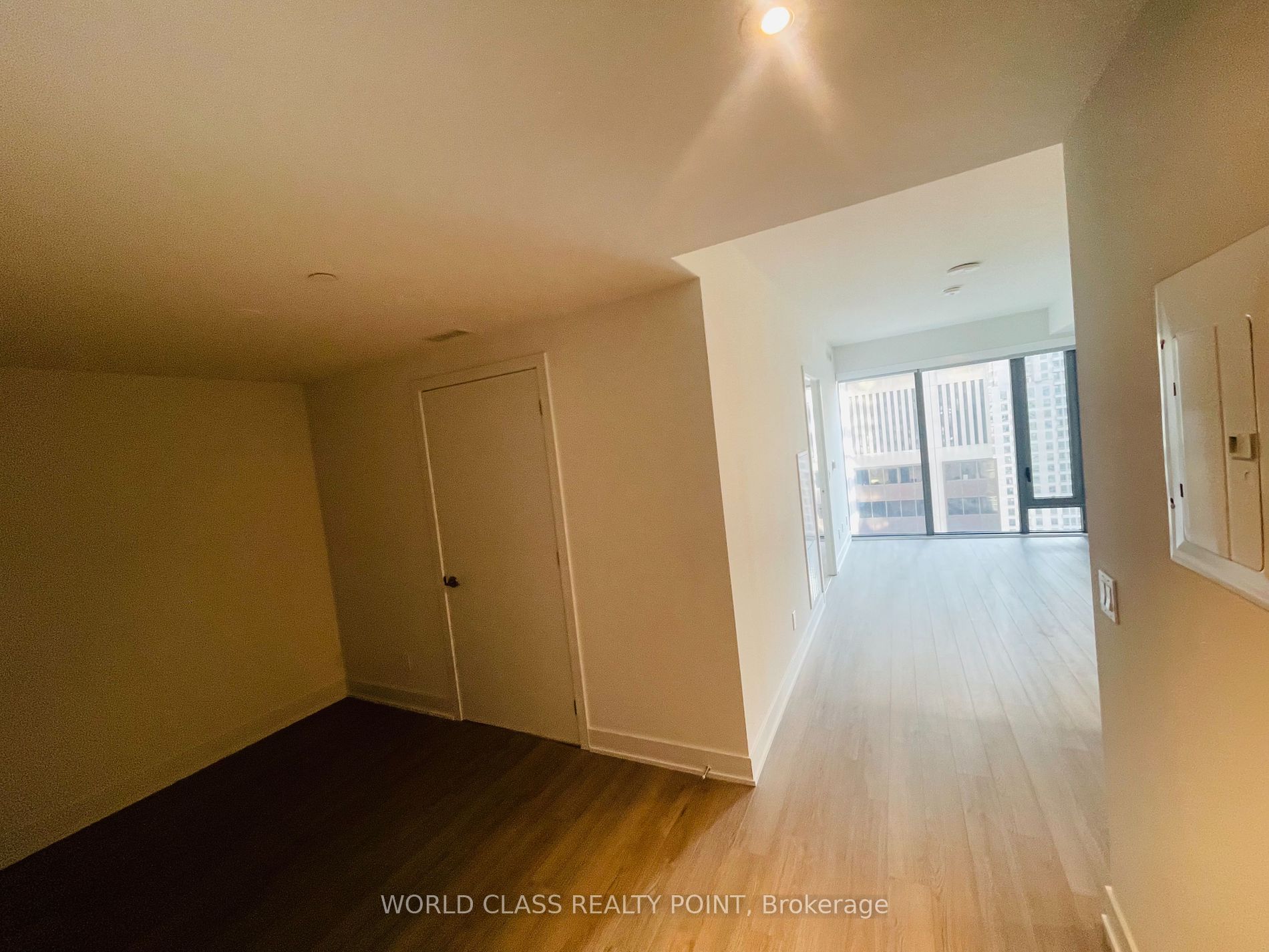 8 Cumberland Street #2404