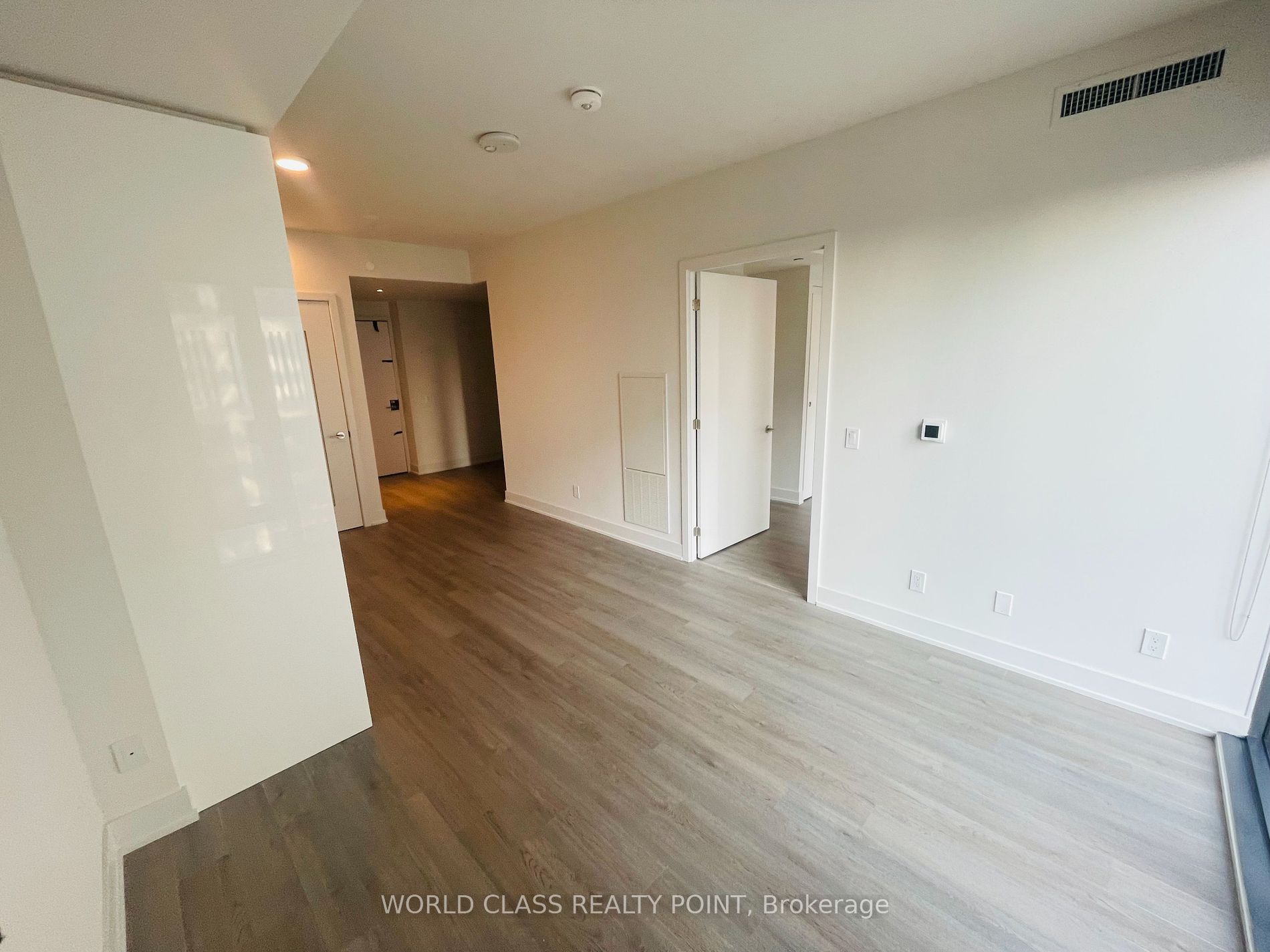 8 Cumberland Street #2404