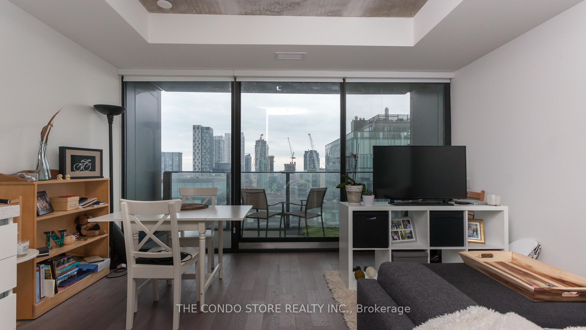 629 King St W, #1207