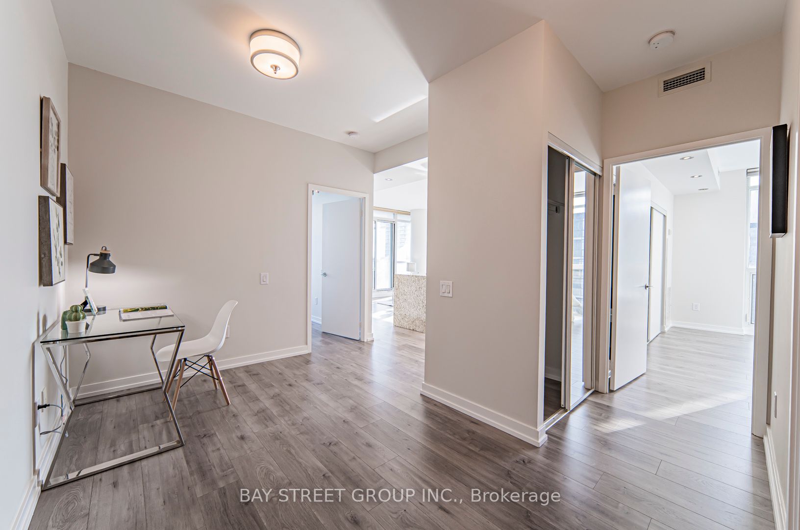 29 Singer Court #1802