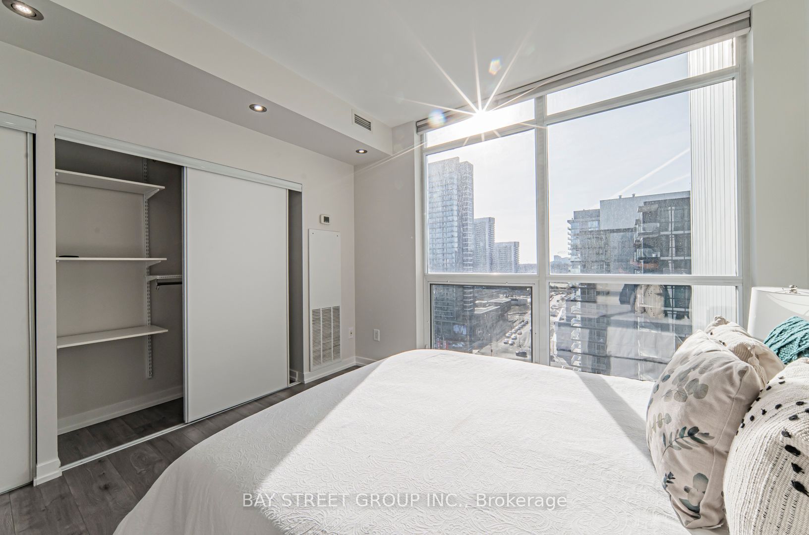 29 Singer Court #1802