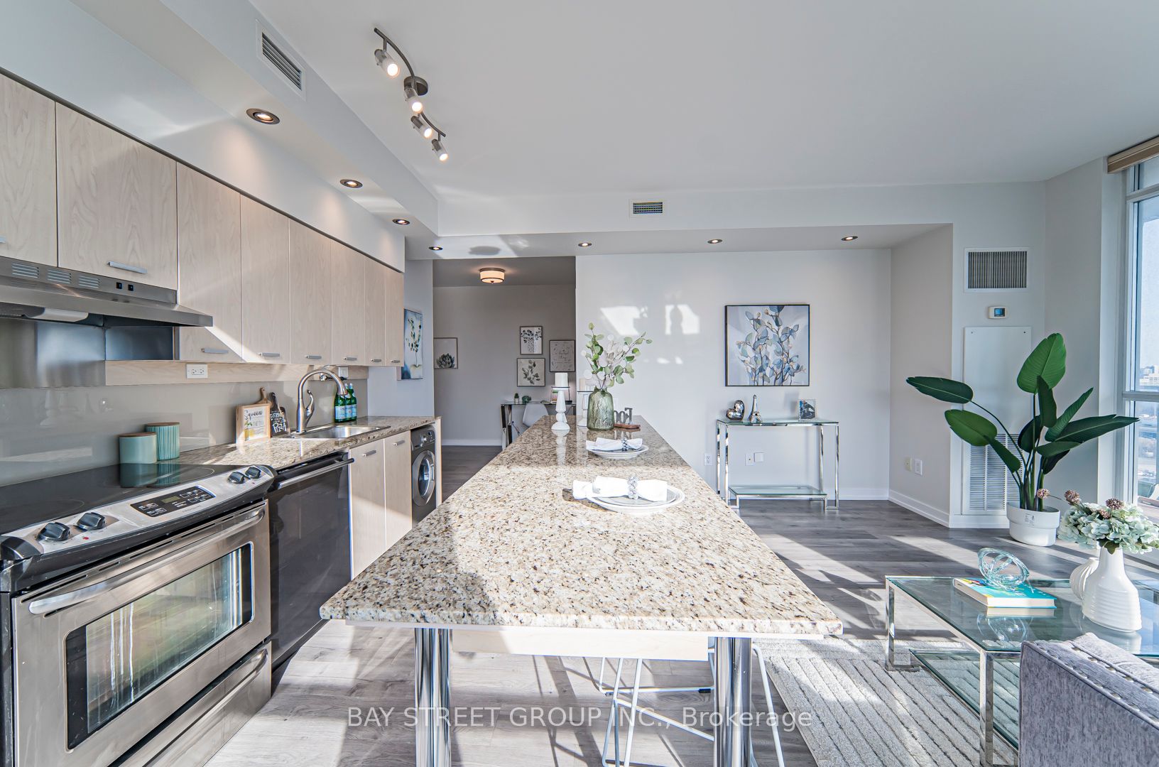 29 Singer Court #1802