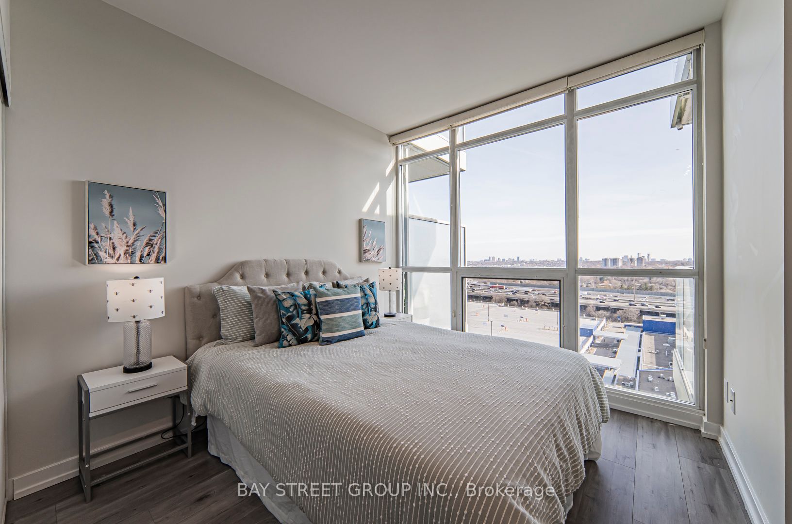 29 Singer Court #1802