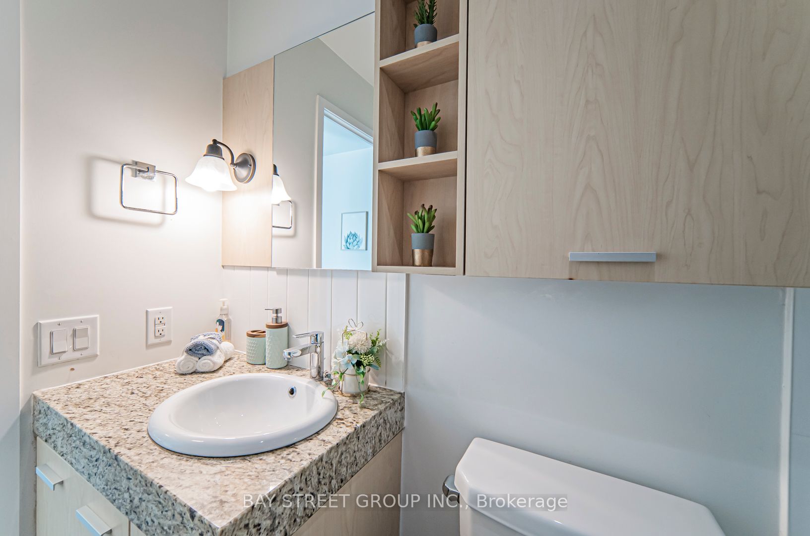 29 Singer Court #1802