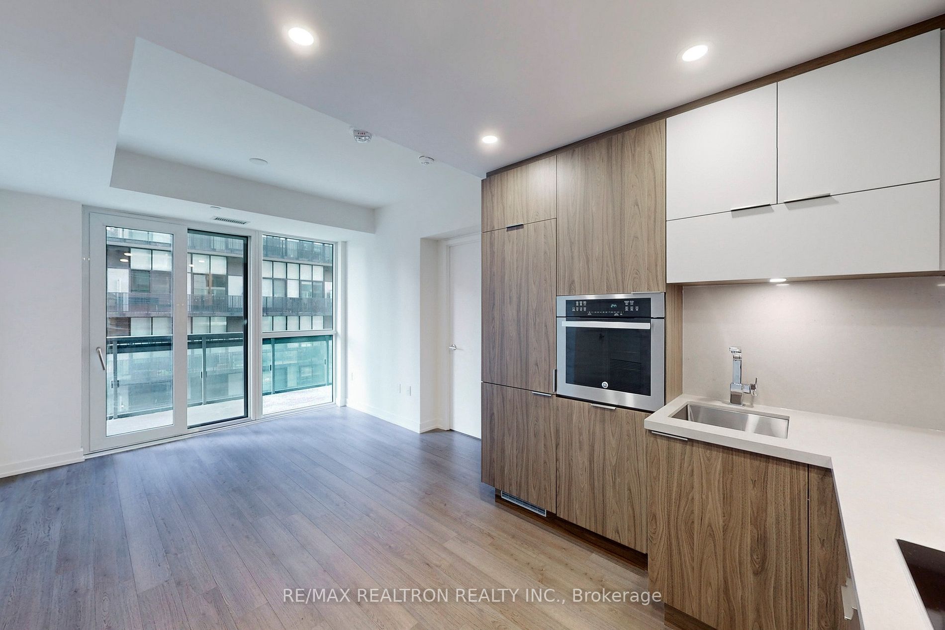 39 Roehampton Avenue, #606