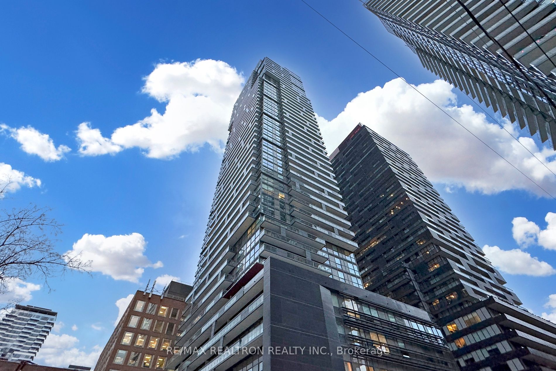 39 Roehampton Avenue, #606