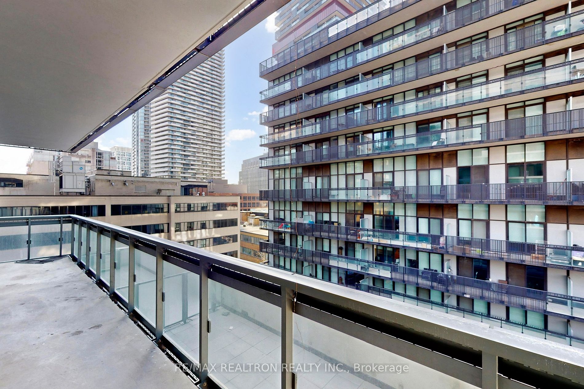 39 Roehampton Avenue, #606