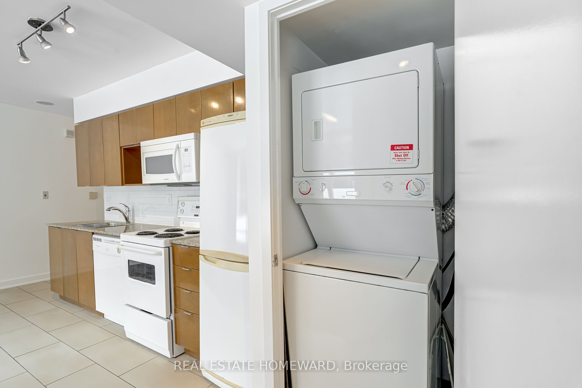 15 Brunel Crt, #706