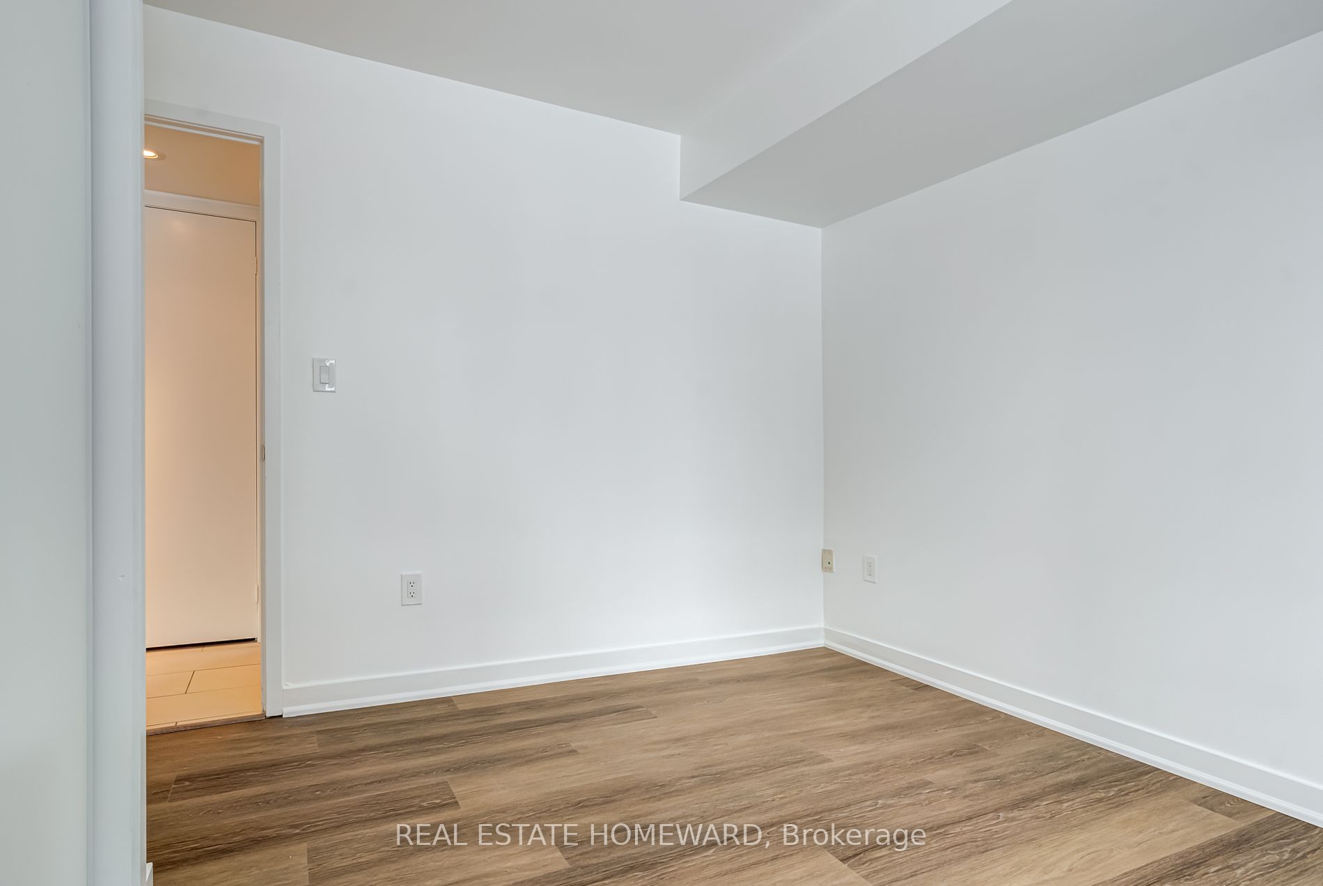 15 Brunel Crt, #706