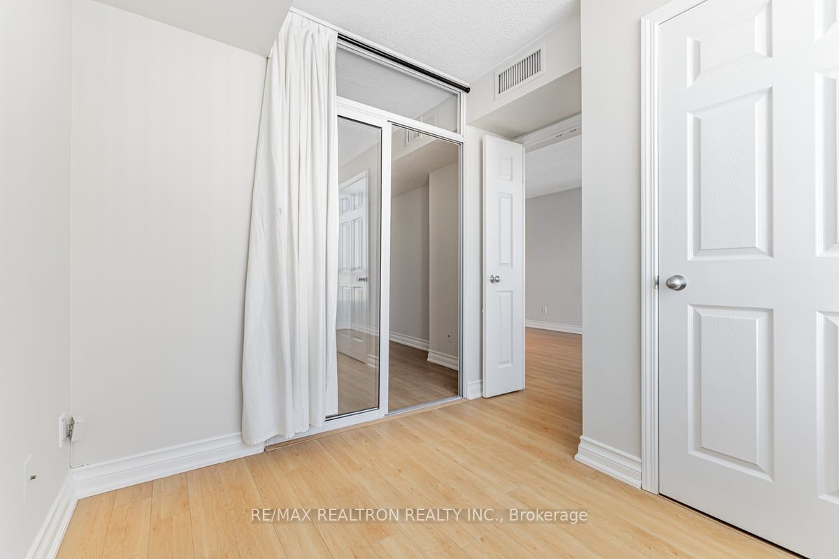 30 Harrison Garden Boulevard, #2509
