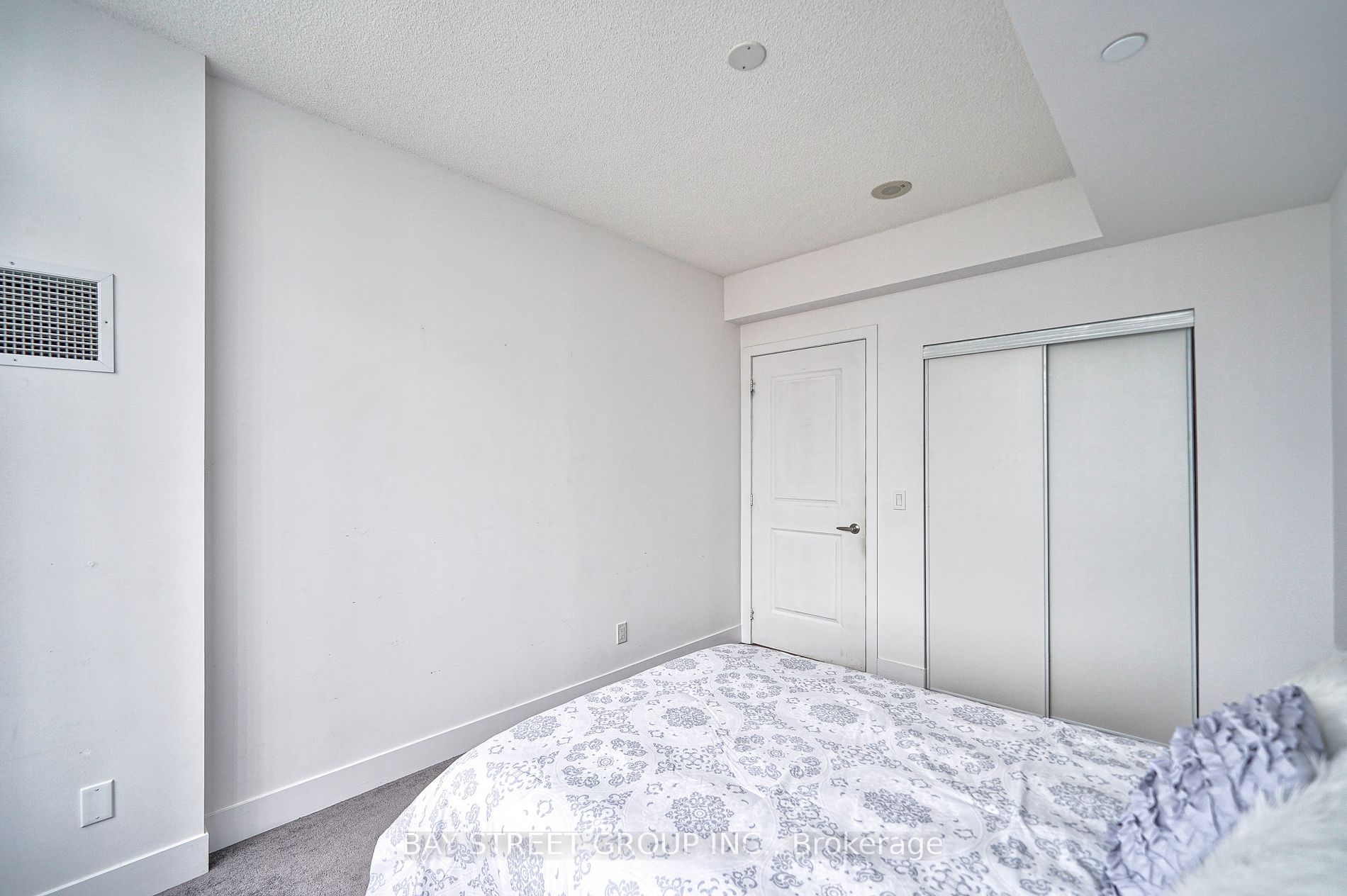 68 Merton Street, #909