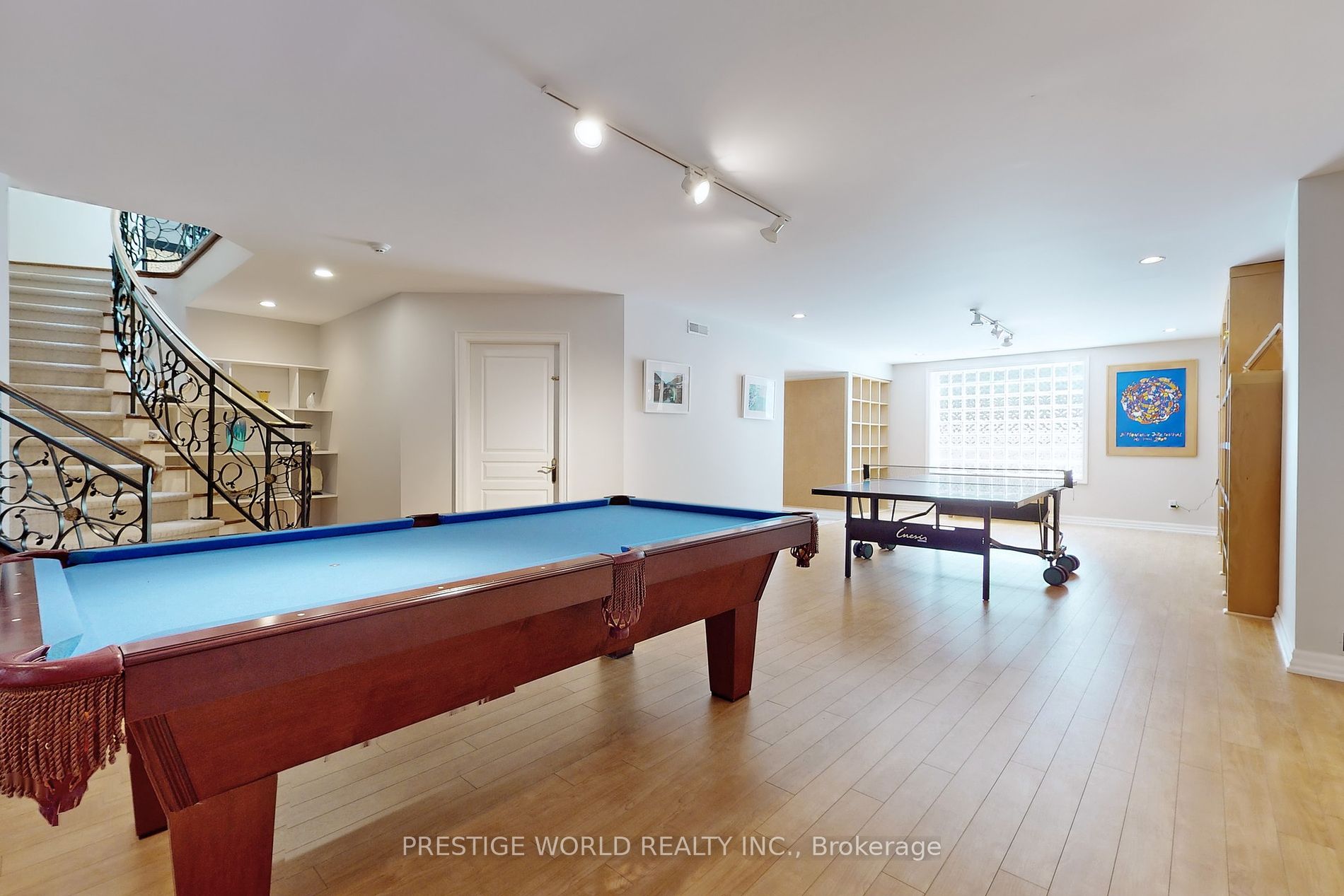 37 Rollscourt Drive