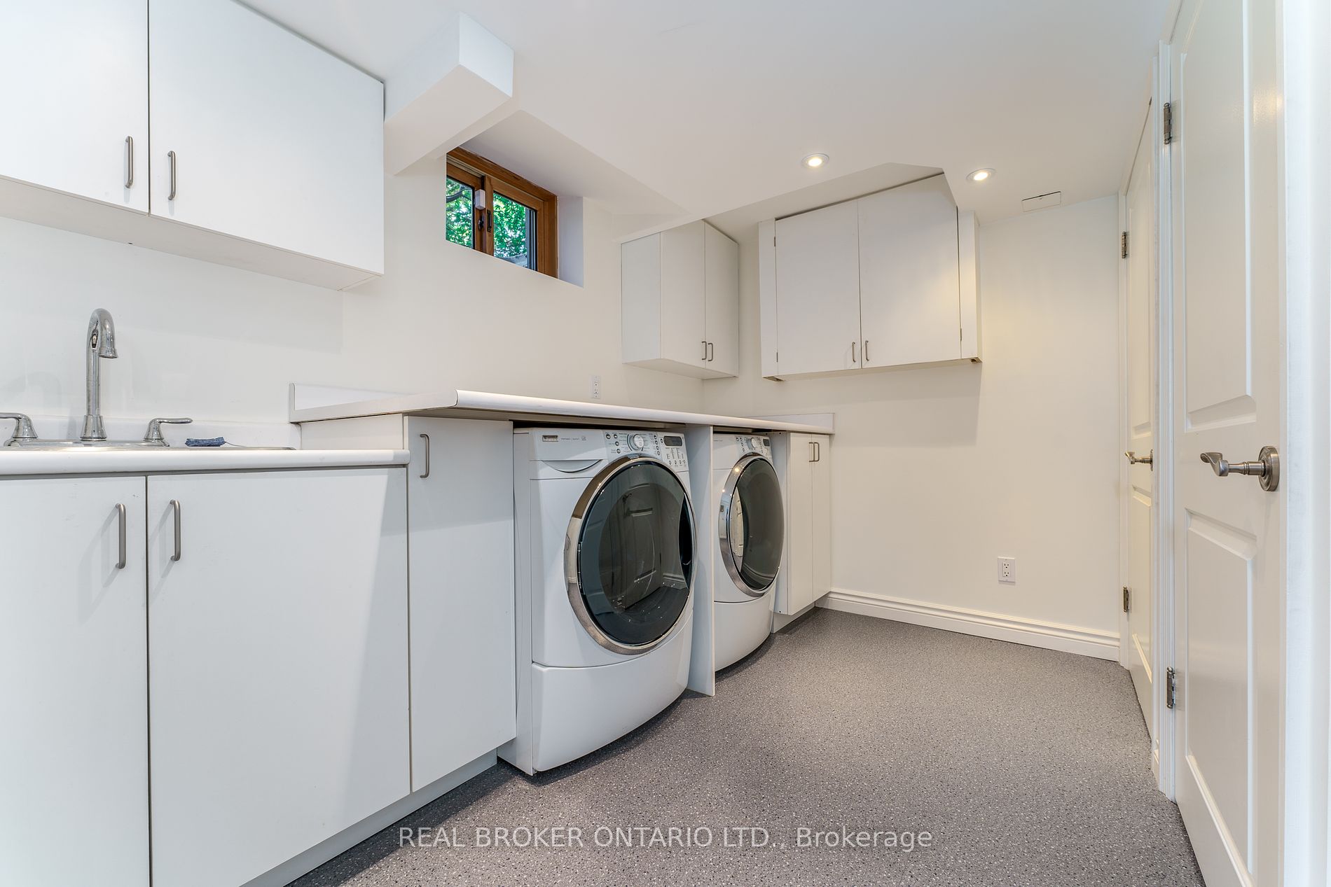 21 Sunnydene Crescent