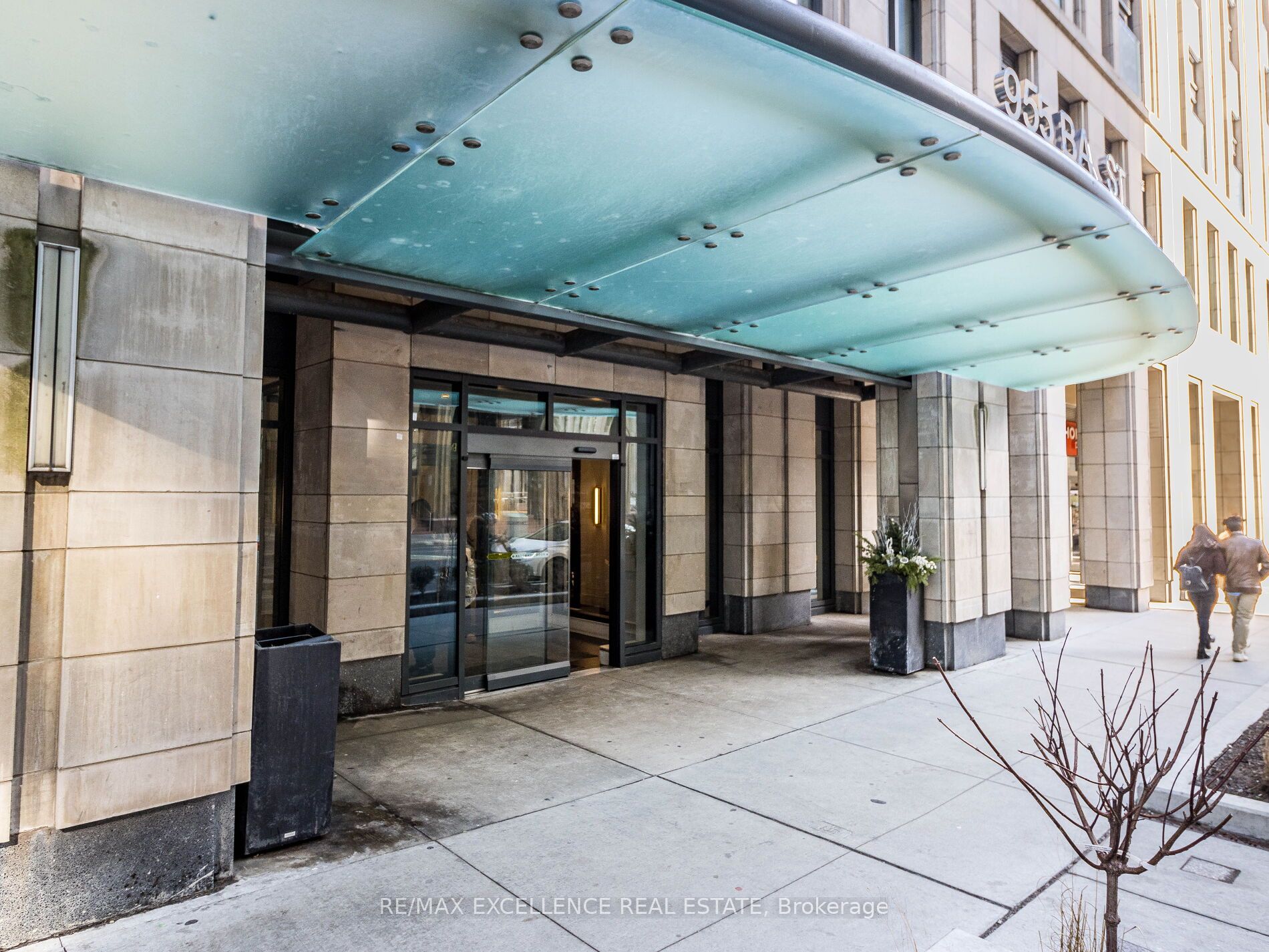 955 Bay St N, #421