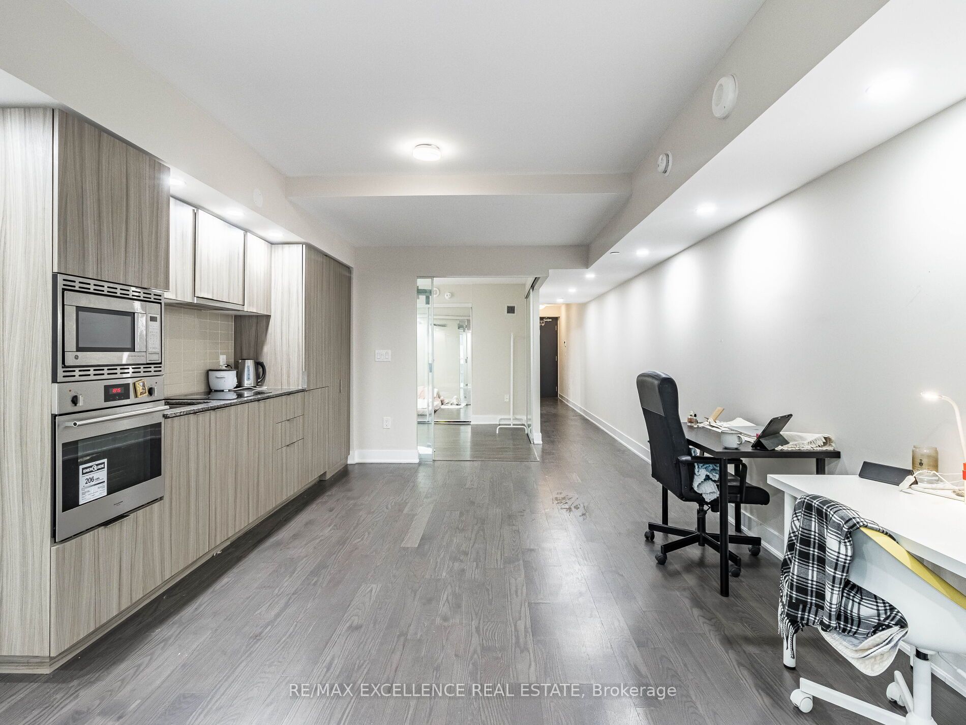 955 Bay St N, #421