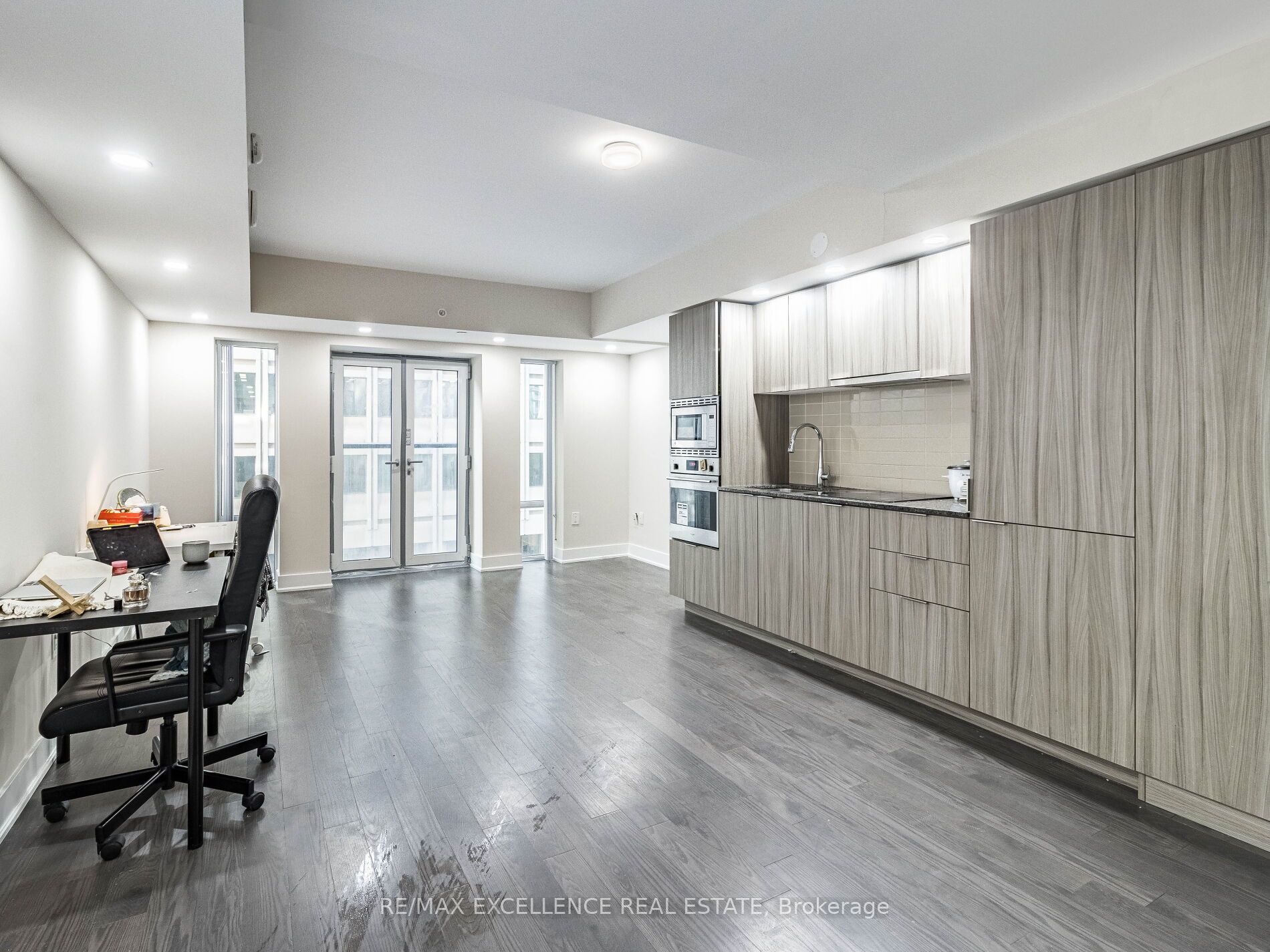 955 Bay St N, #421