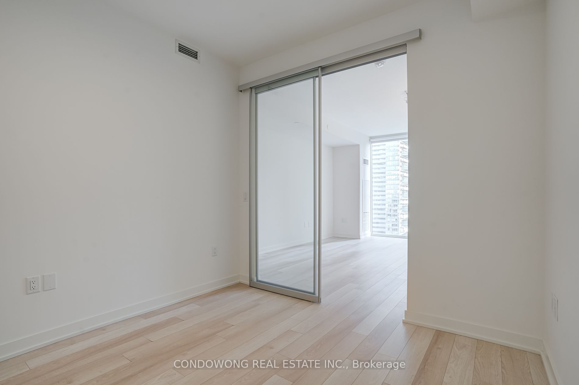 357 King Street W, #2005