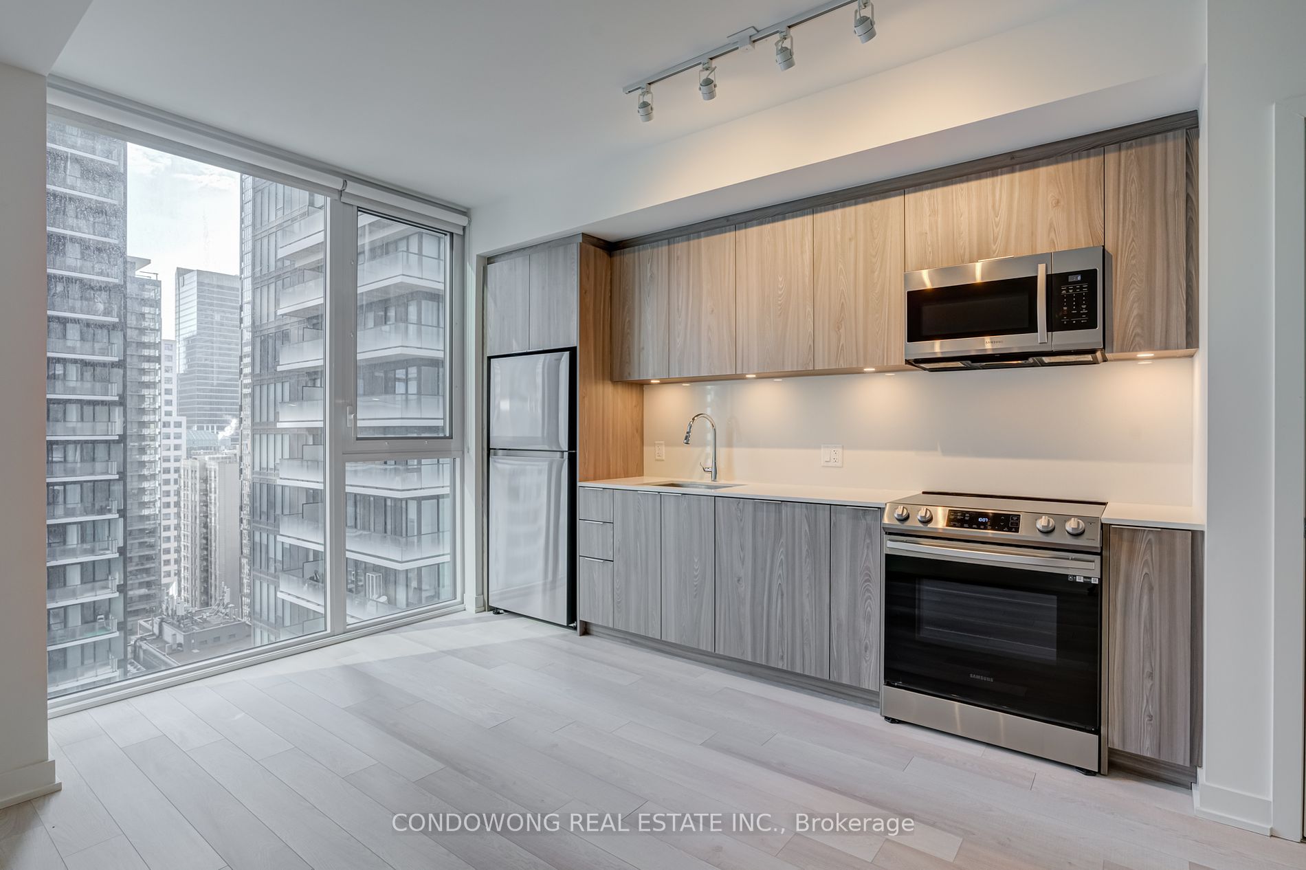 357 King Street W, #2005