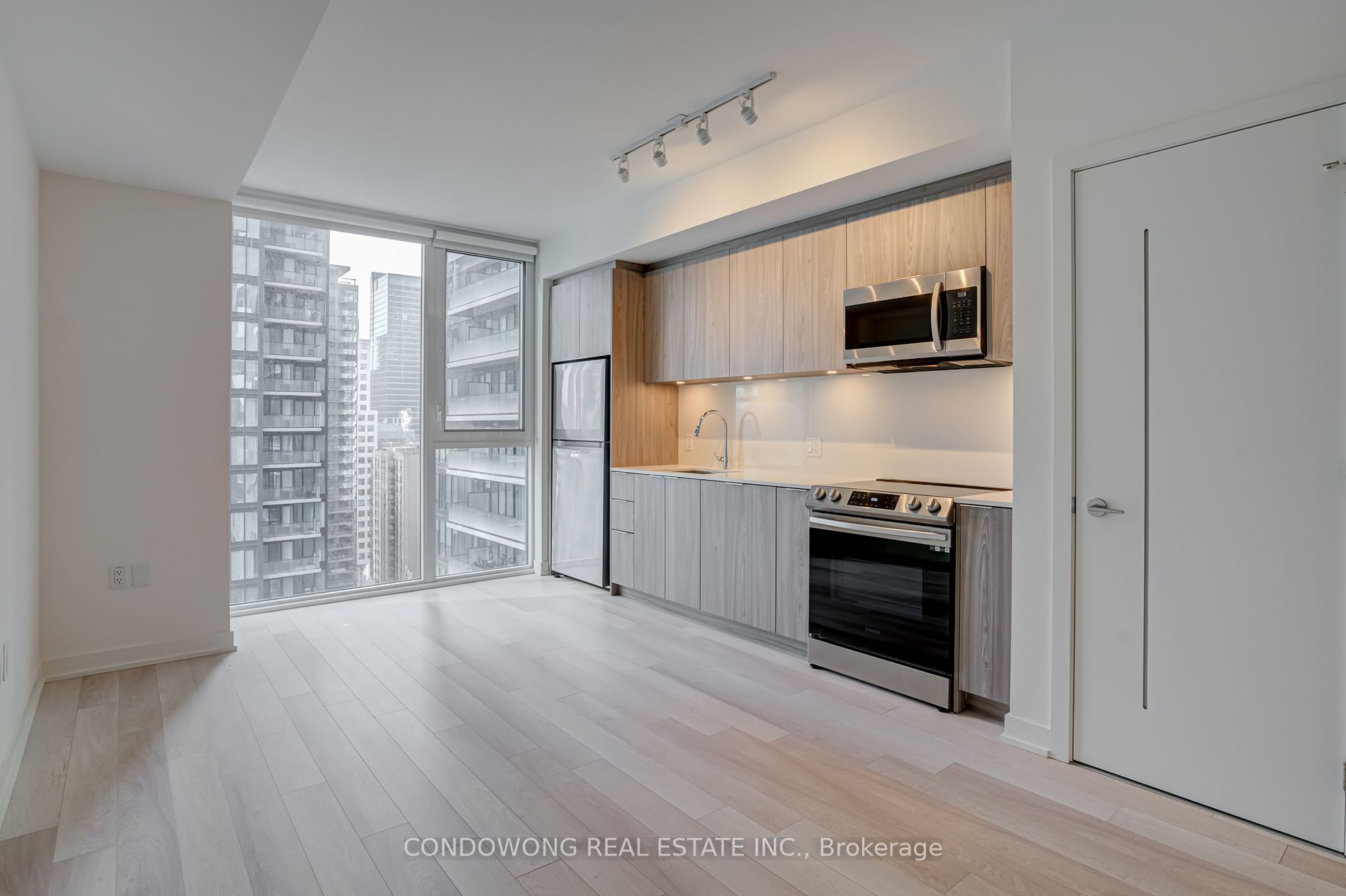 357 King Street W, #2005
