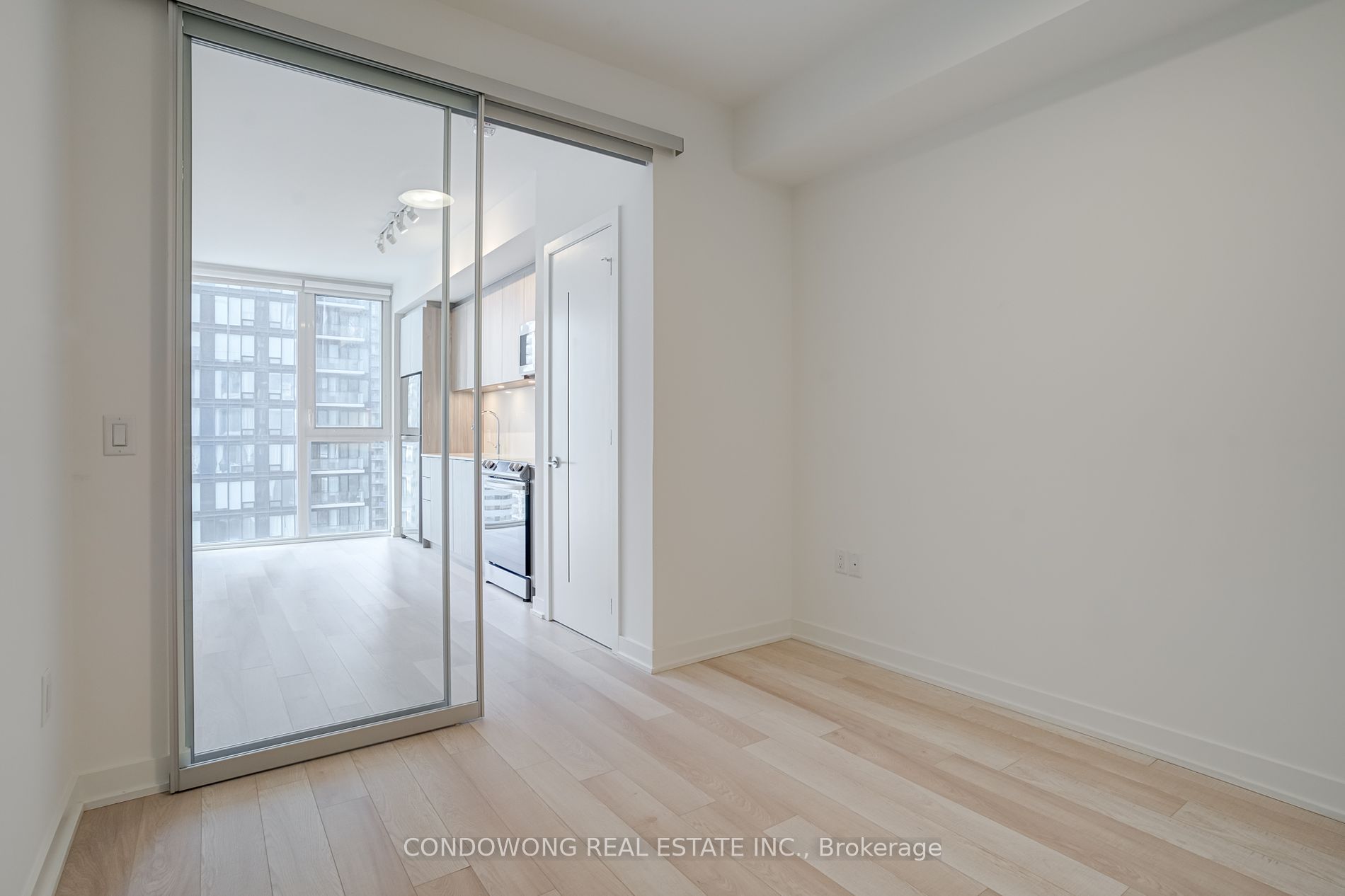 357 King Street W, #2005