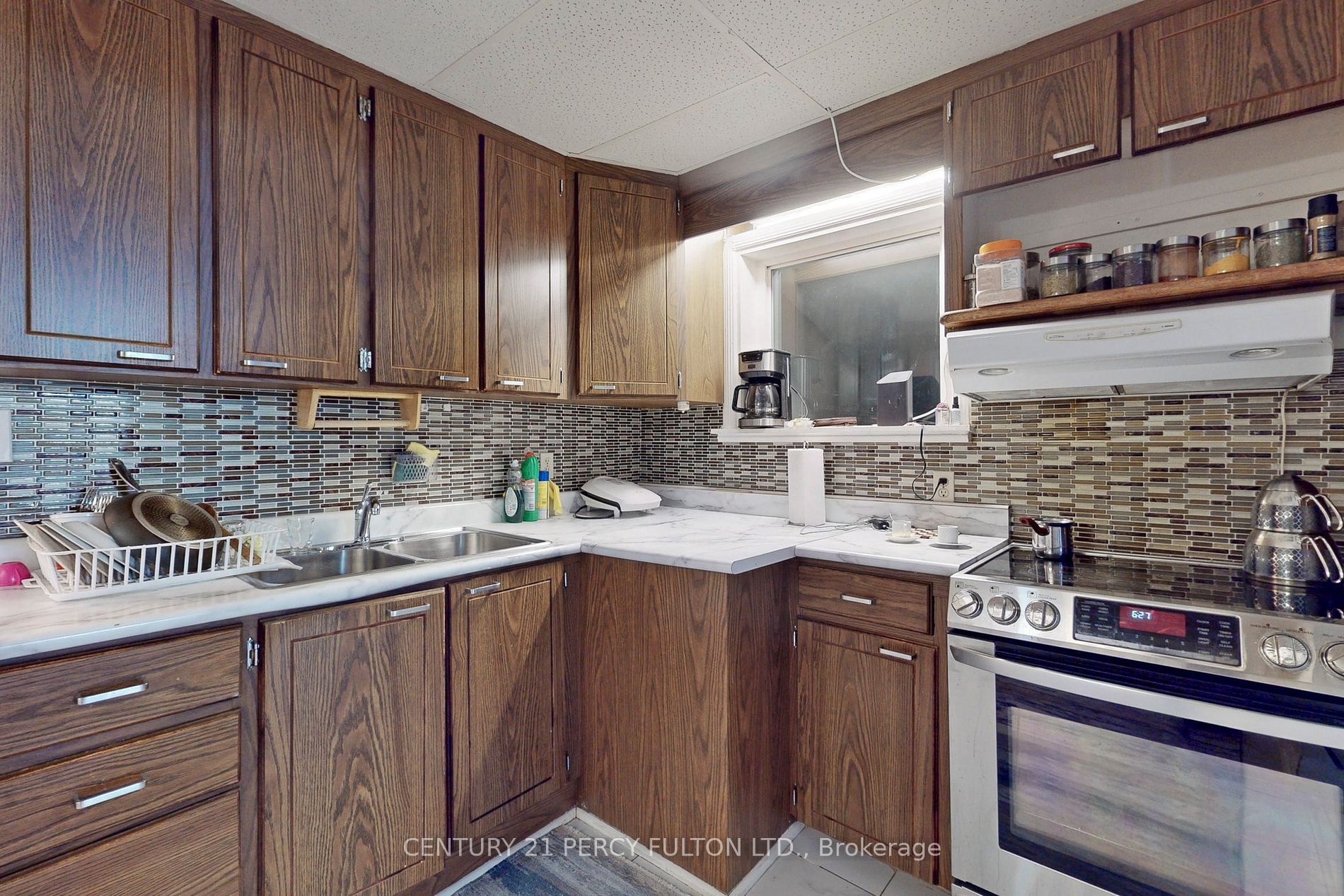98 Charleswood Drive