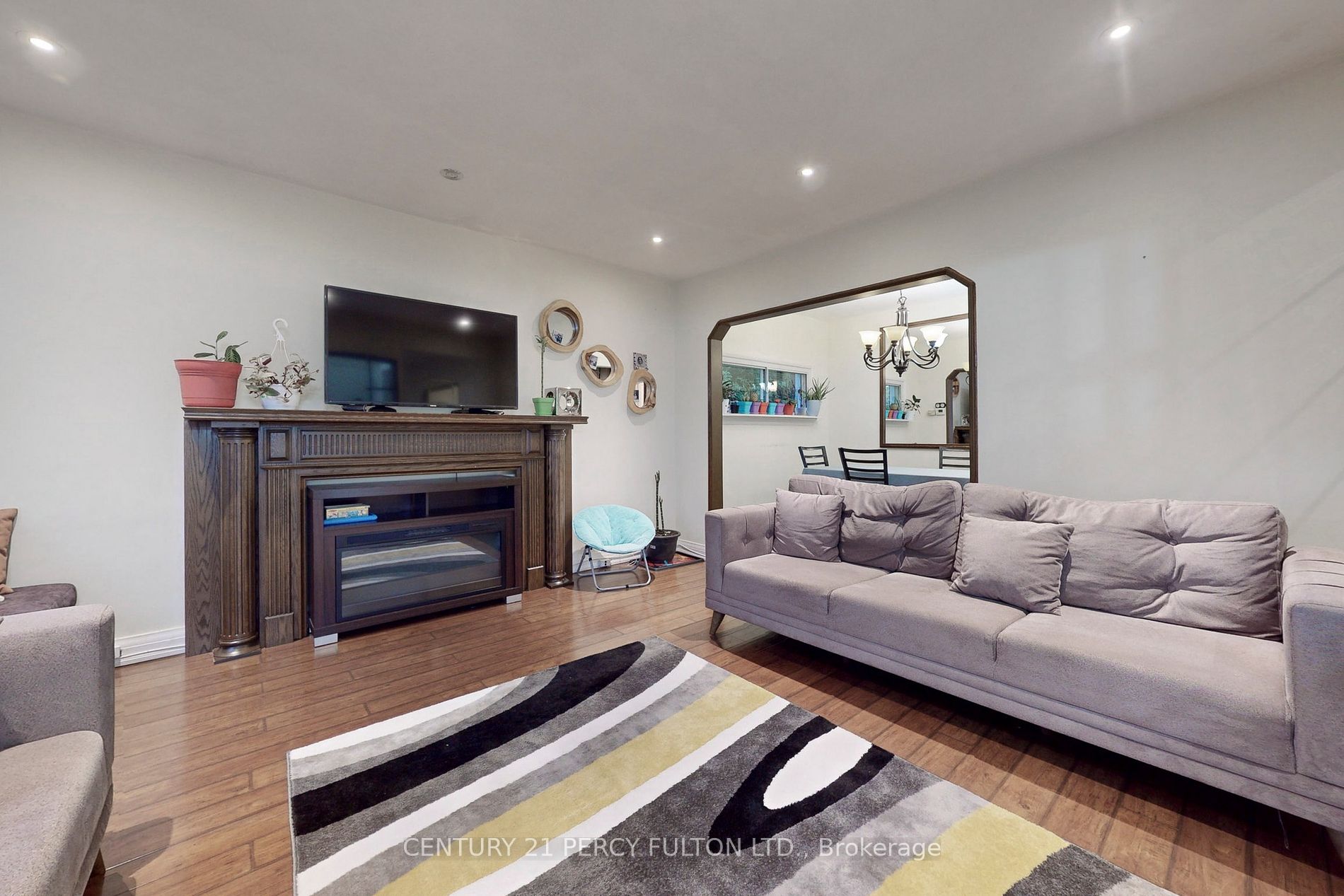 98 Charleswood Drive
