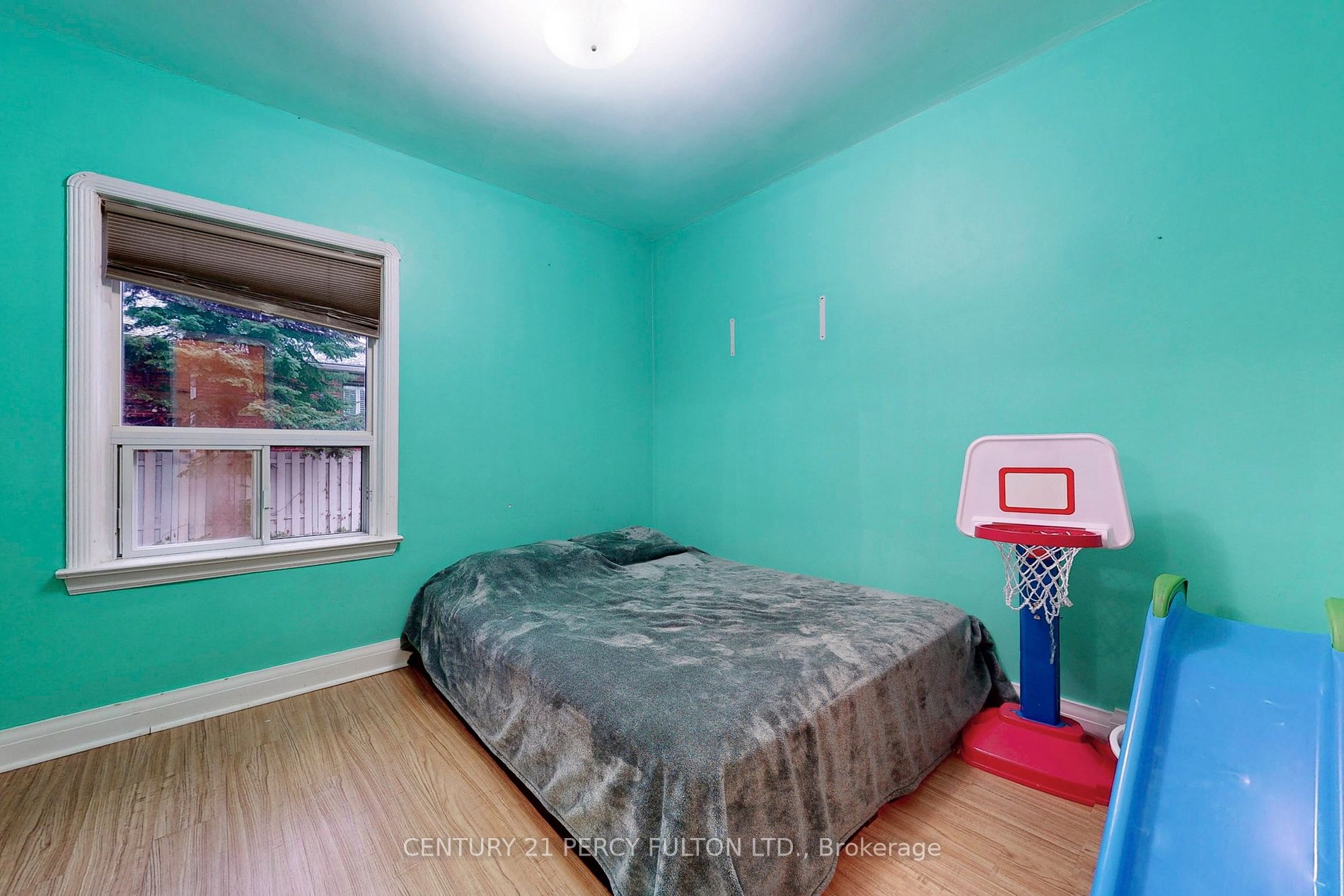 98 Charleswood Drive
