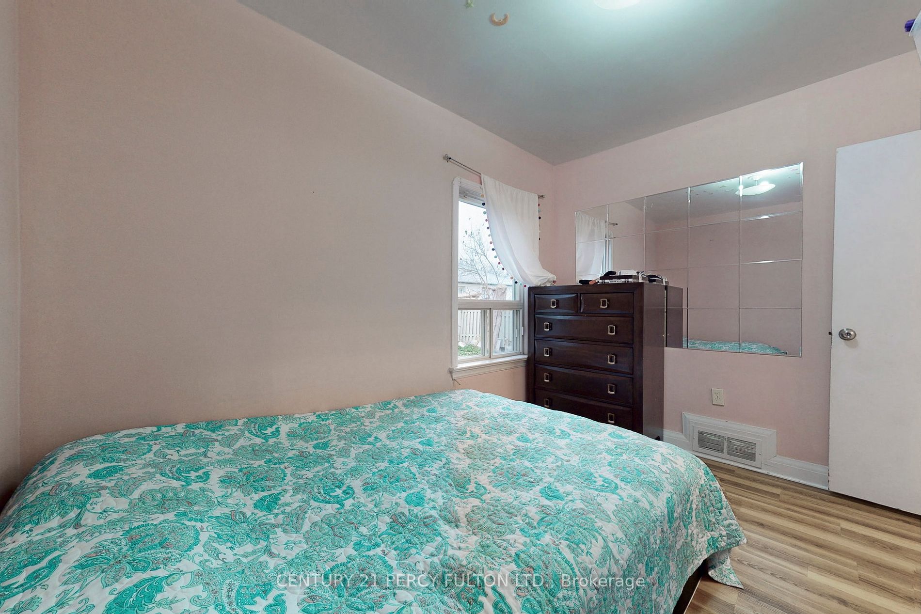 98 Charleswood Drive