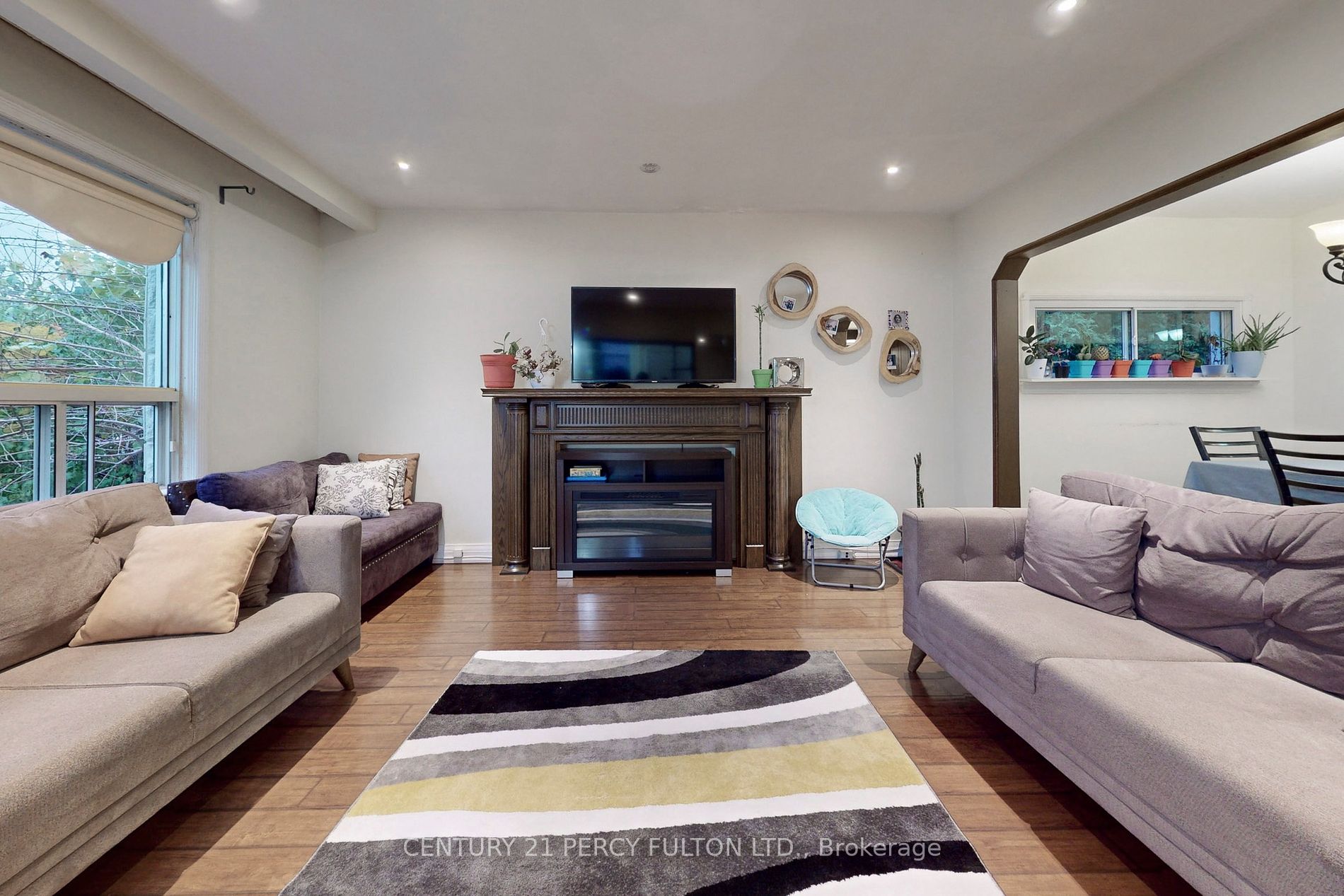 98 Charleswood Drive