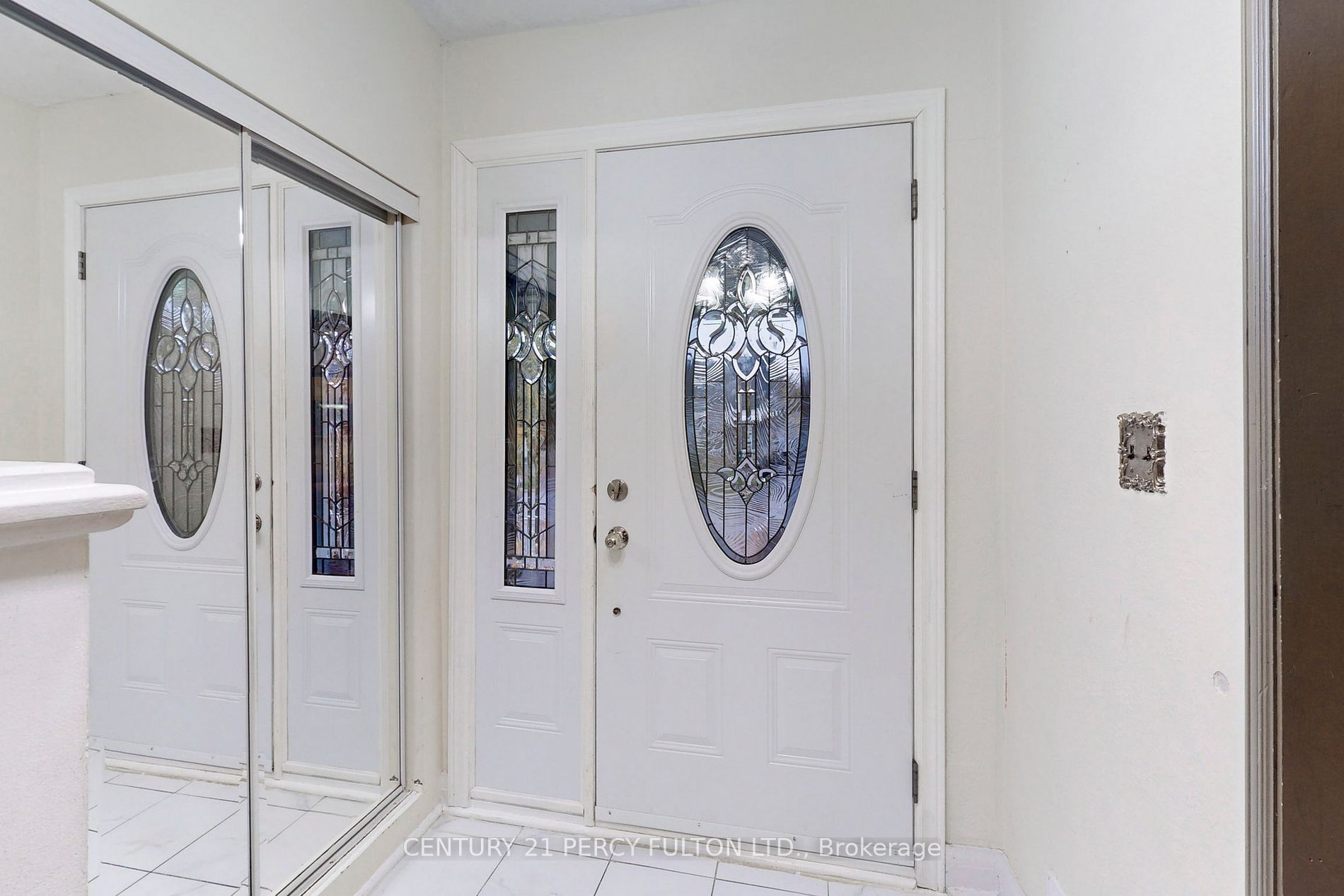98 Charleswood Drive