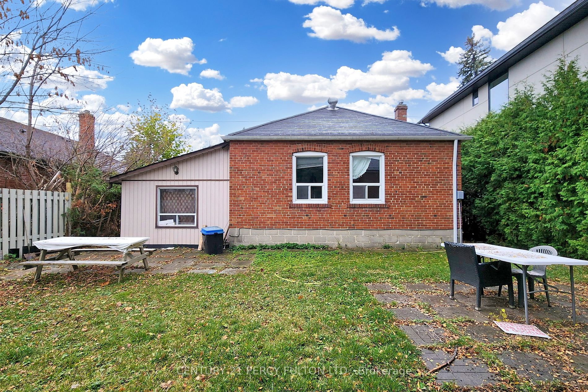 98 Charleswood Drive