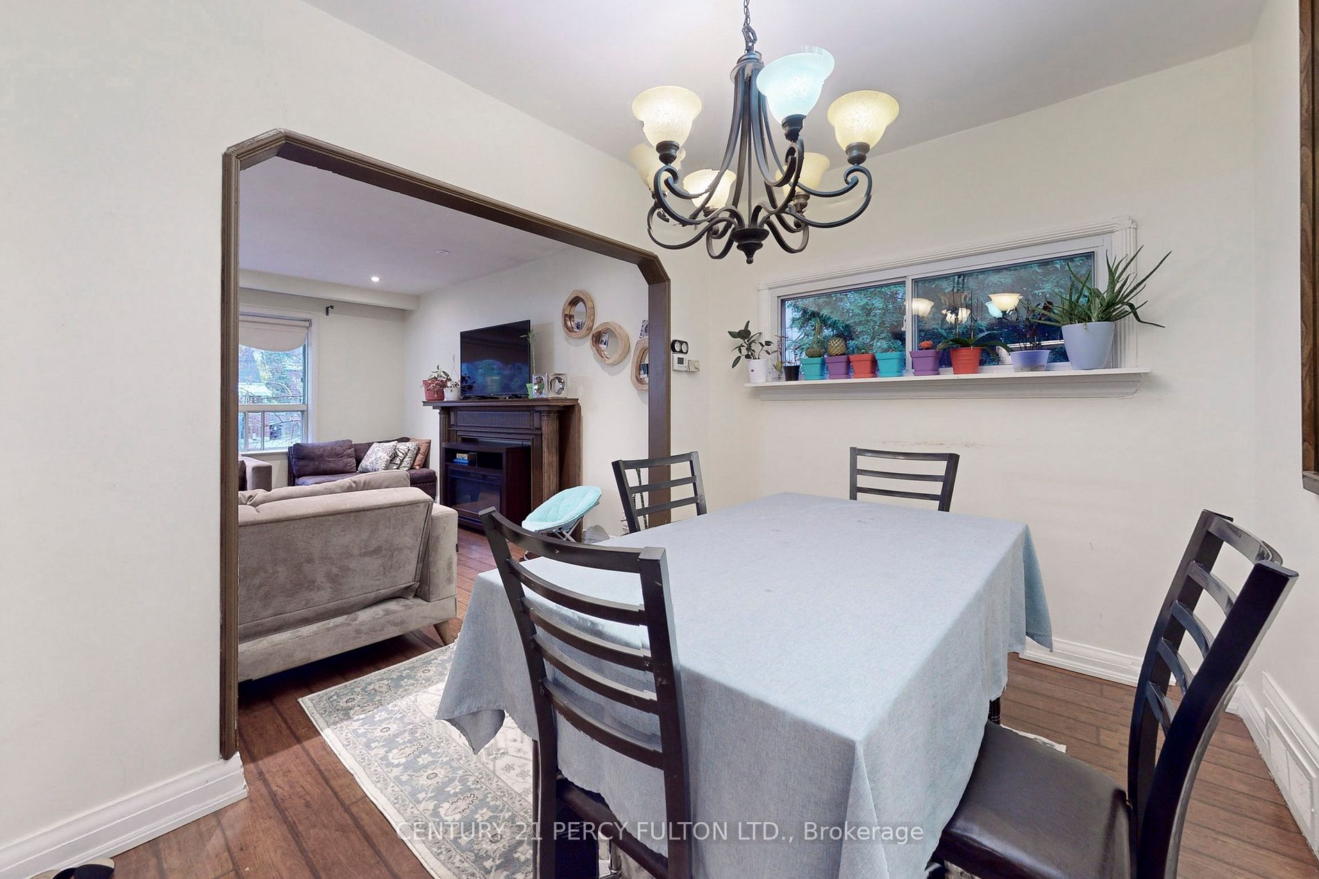 98 Charleswood Drive