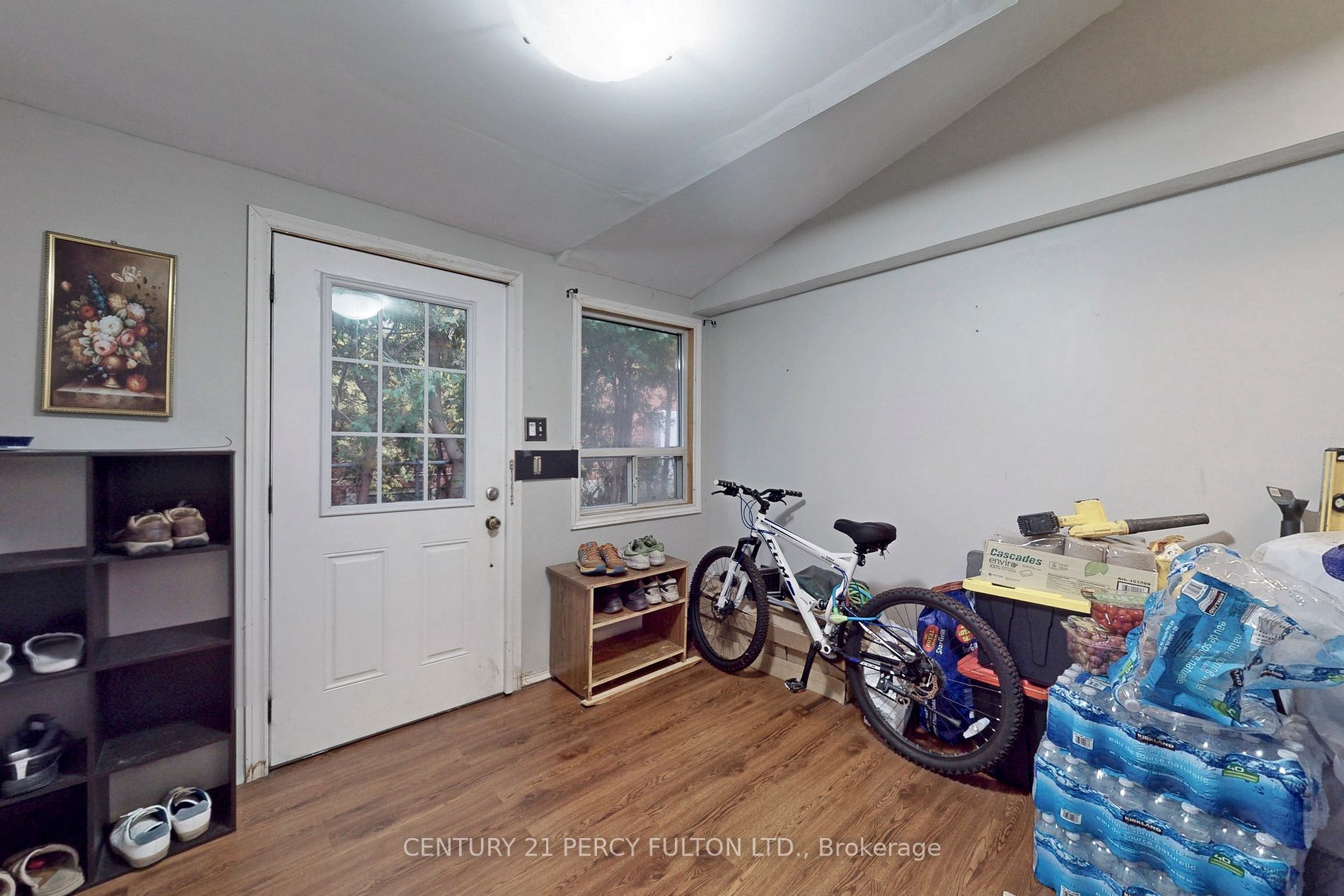 98 Charleswood Drive