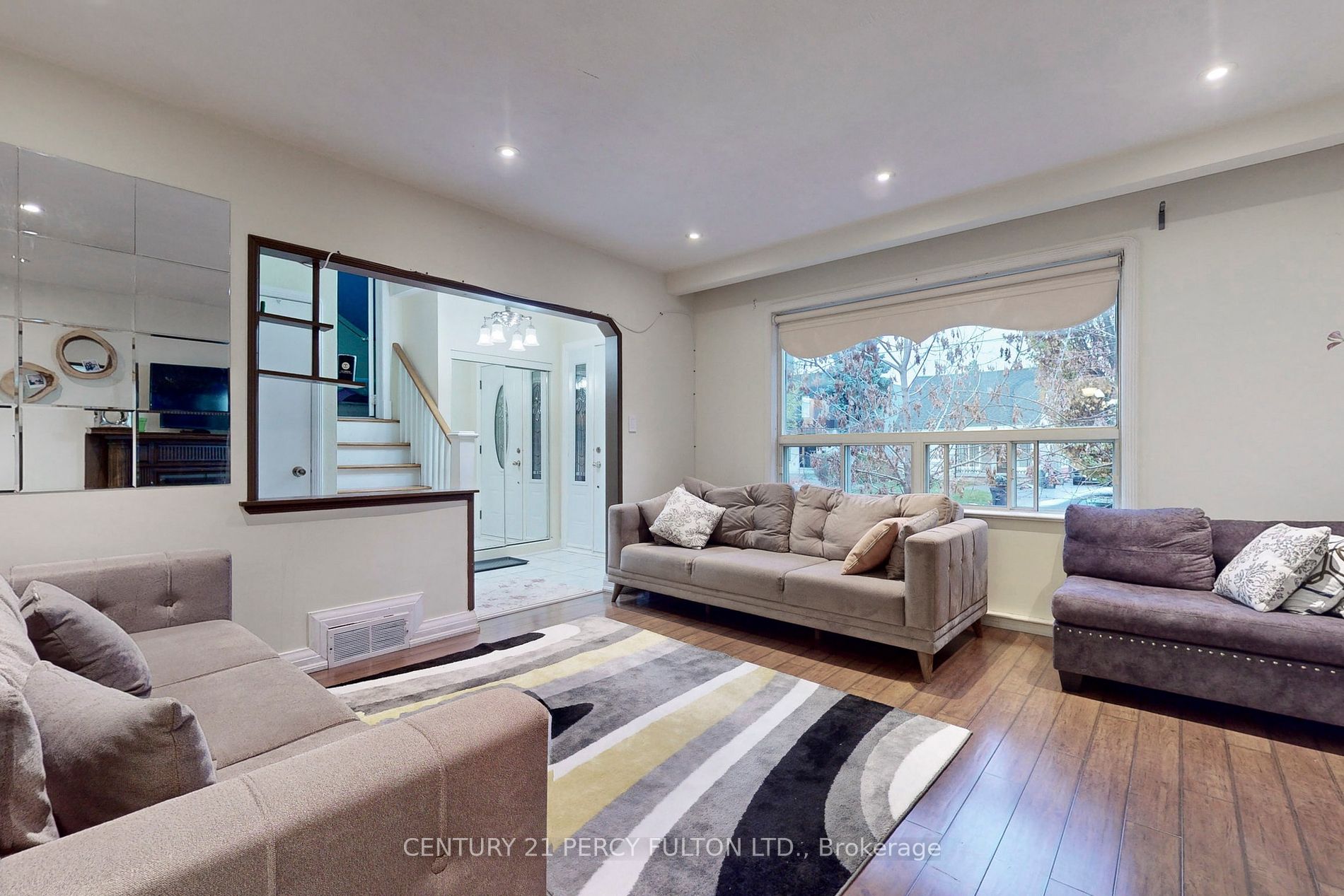 98 Charleswood Drive
