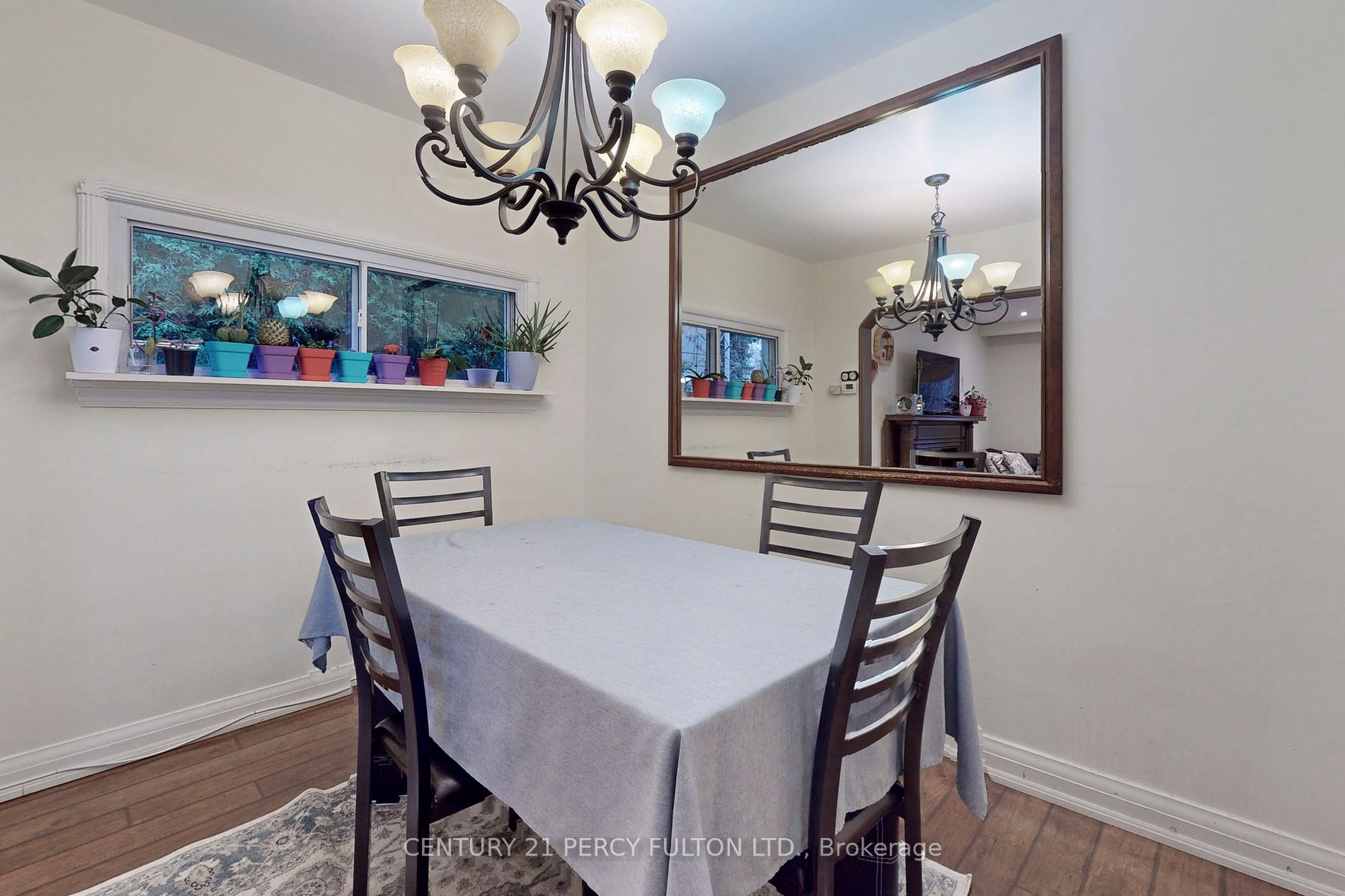 98 Charleswood Drive