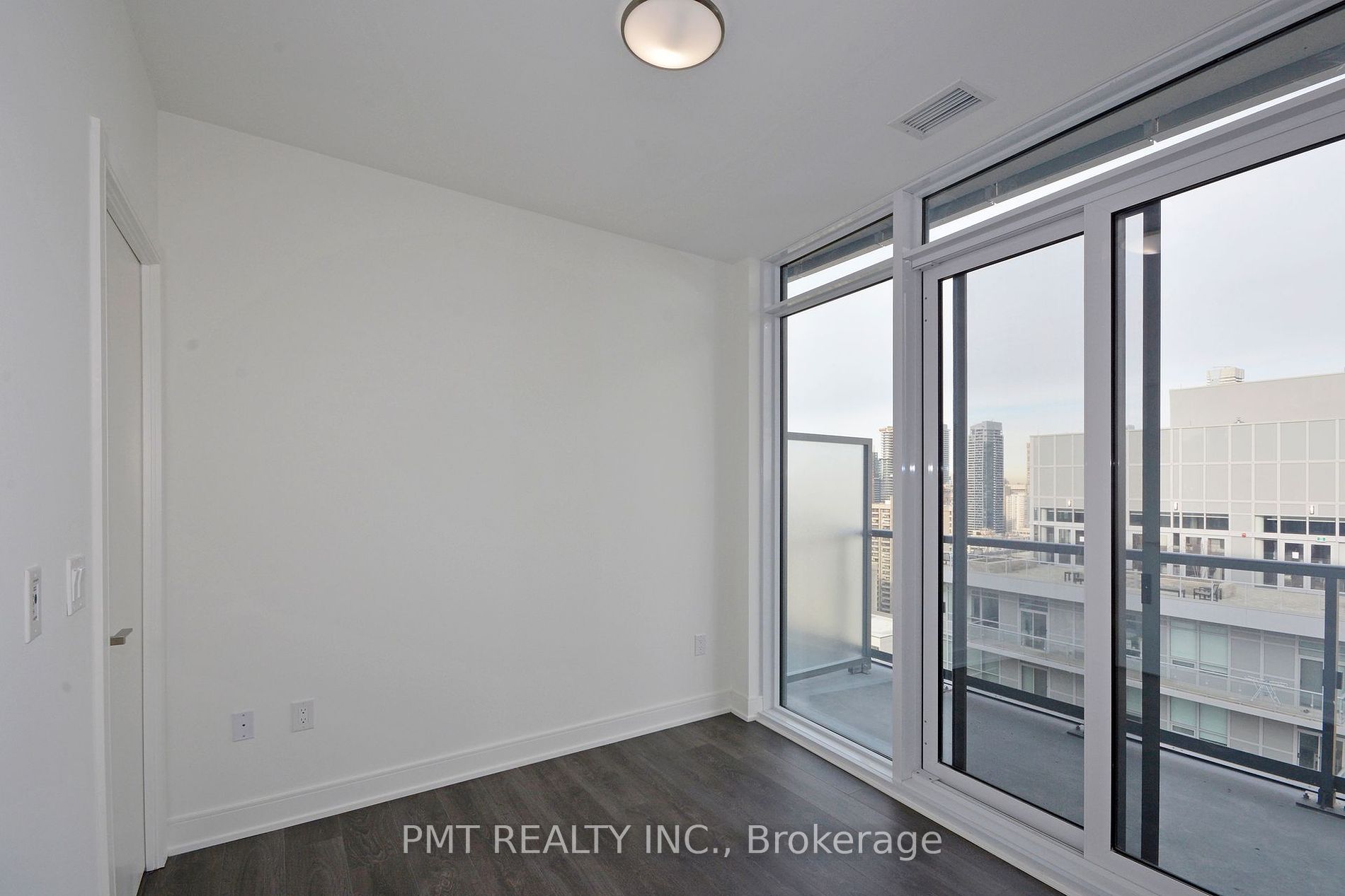 89 McGill Street, #Ph05