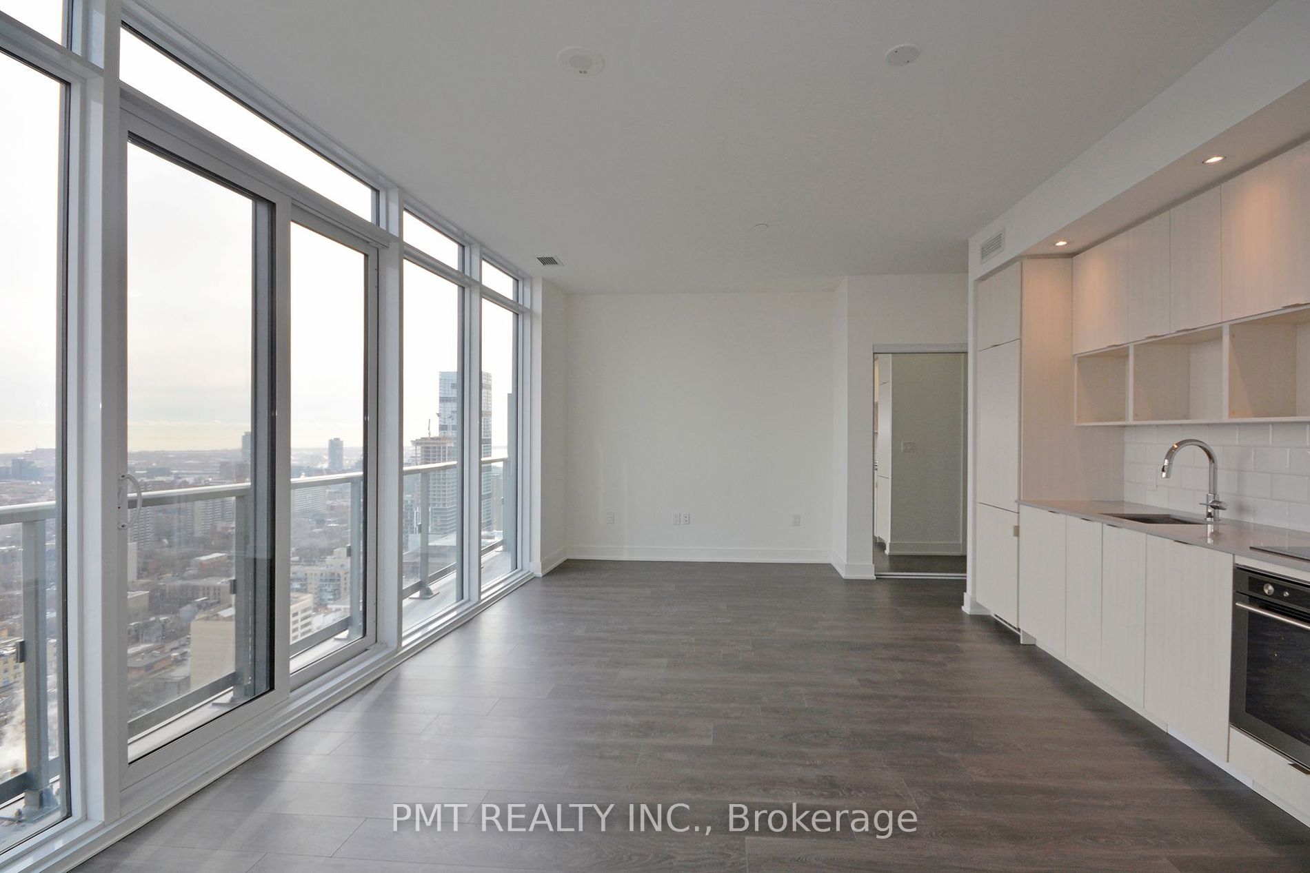 89 McGill Street, #Ph05