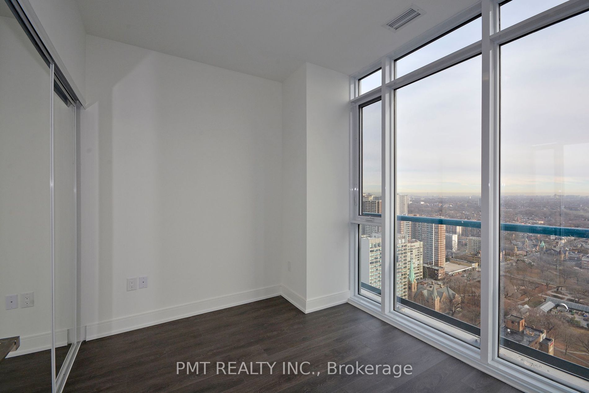 89 McGill Street, #Ph05