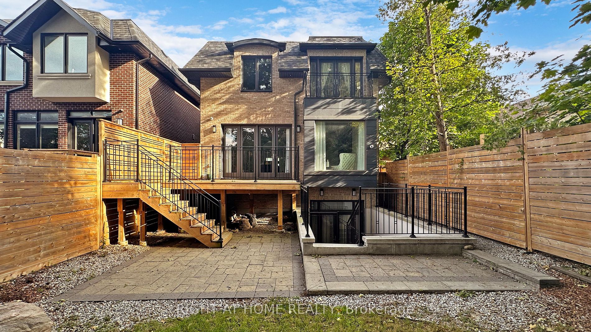 100 Parklea Dr