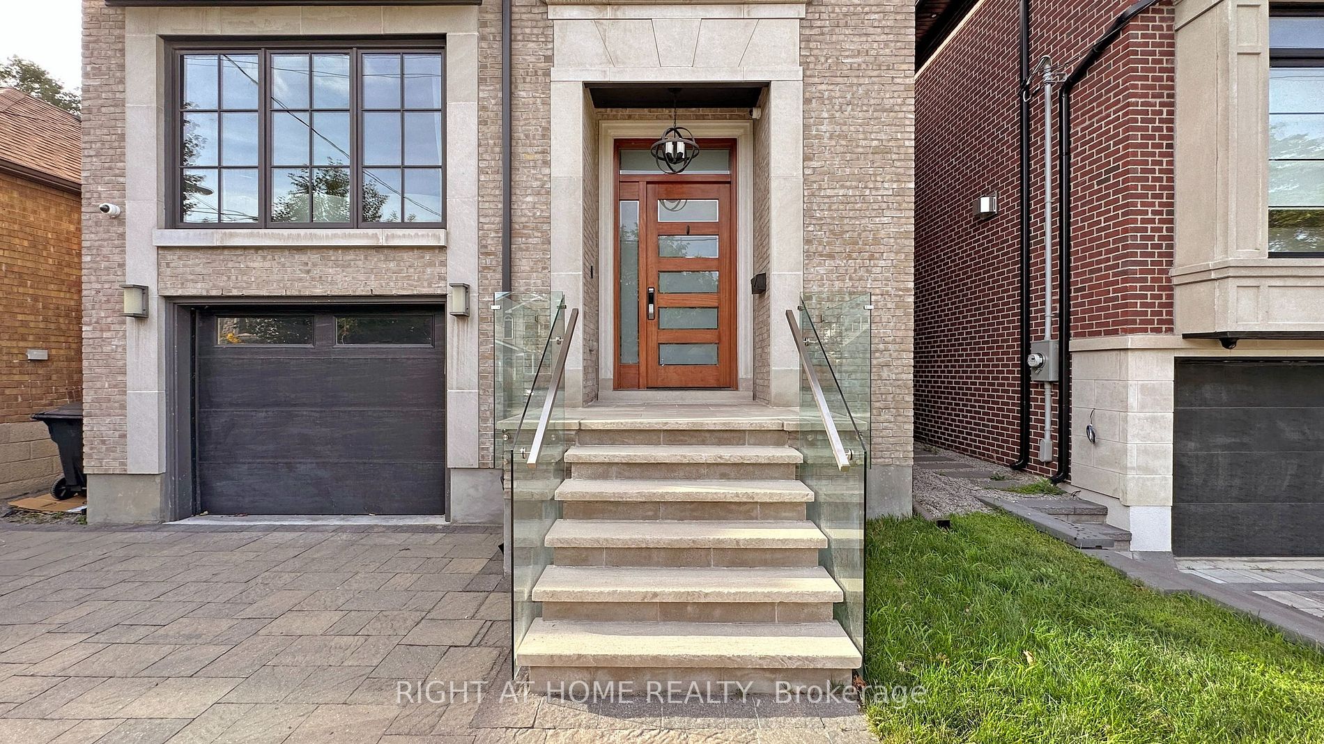 100 Parklea Dr