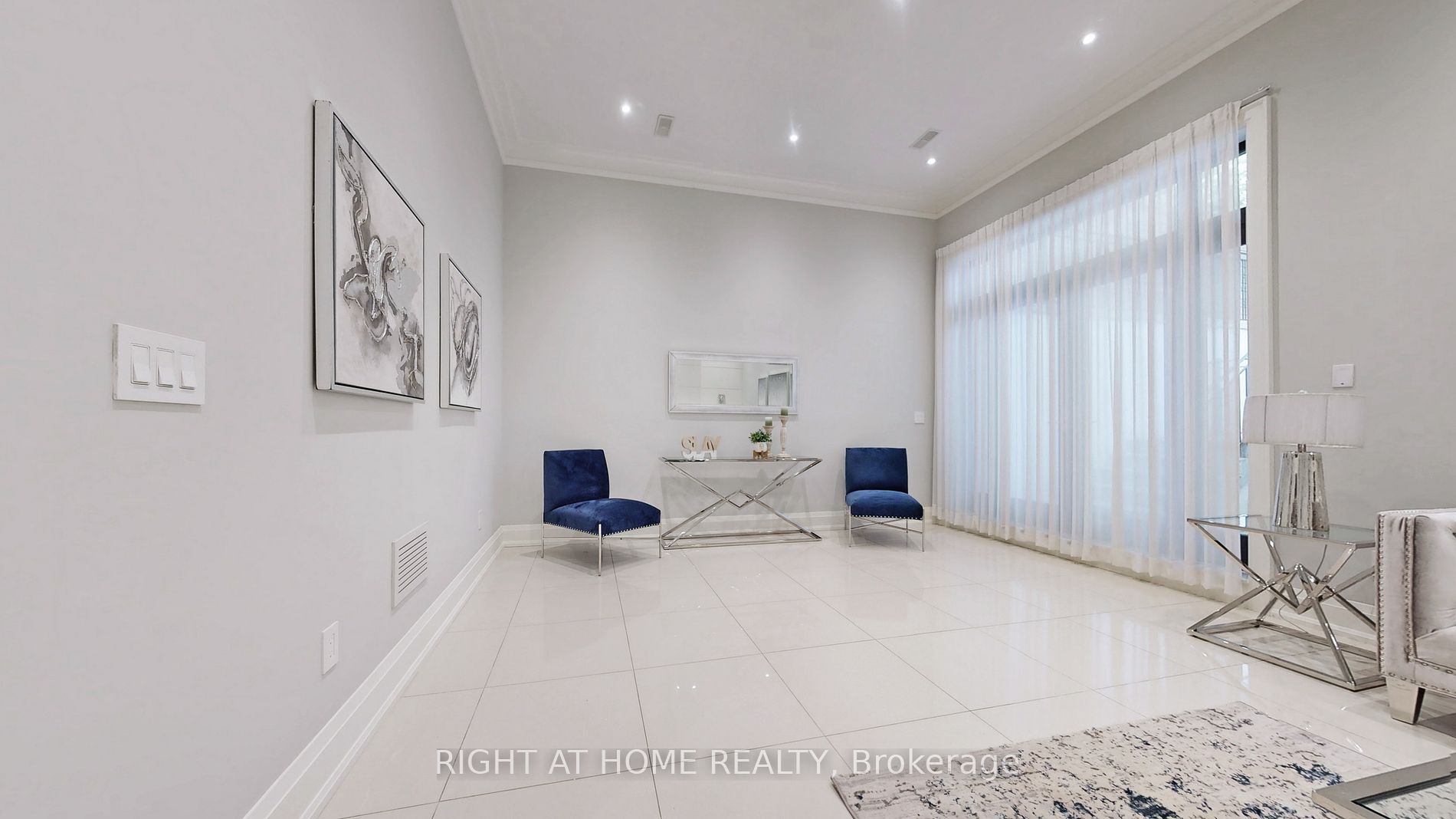 100 Parklea Dr