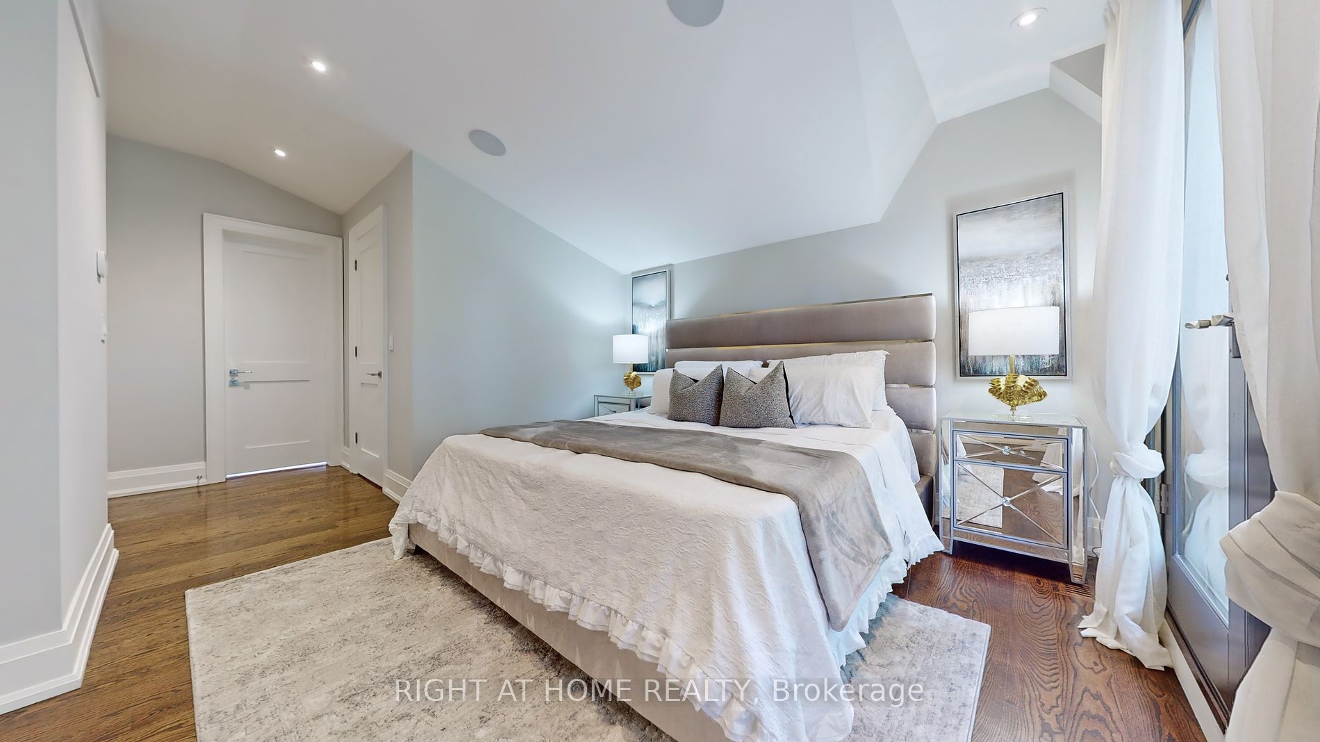 100 Parklea Dr