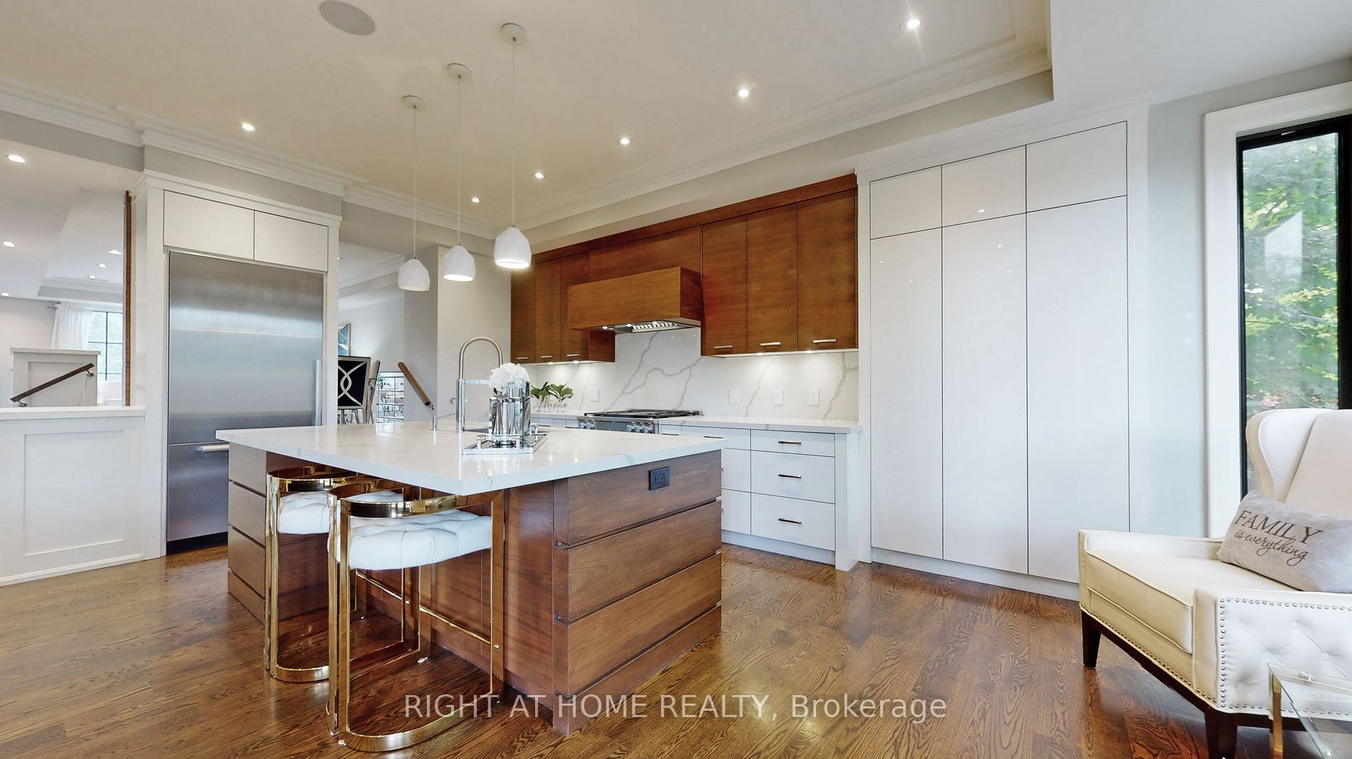 100 Parklea Dr