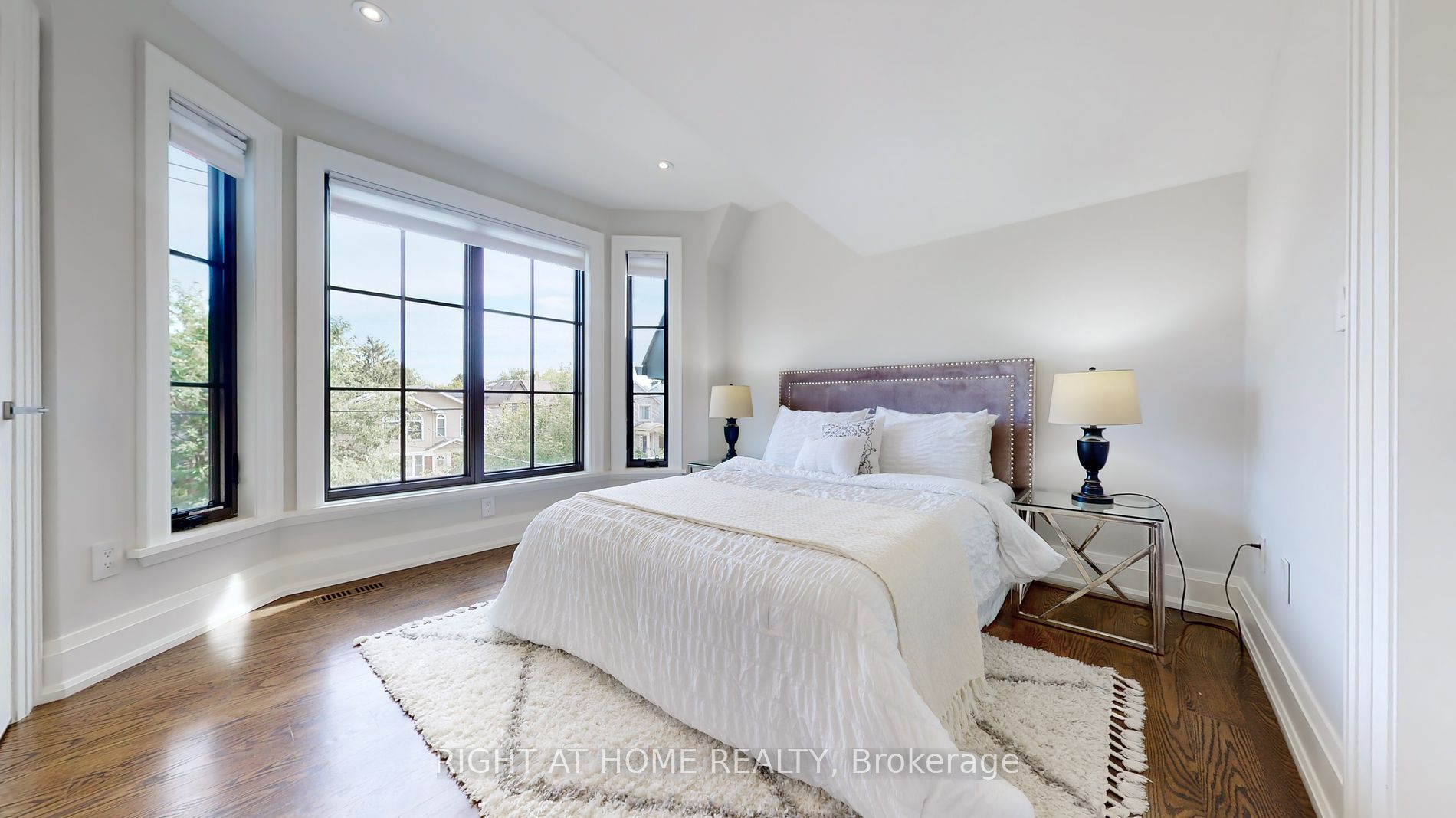 100 Parklea Dr
